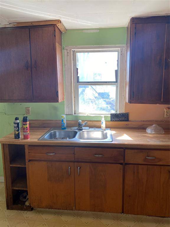 303 Pecan Street, Bardwell, TX 75101