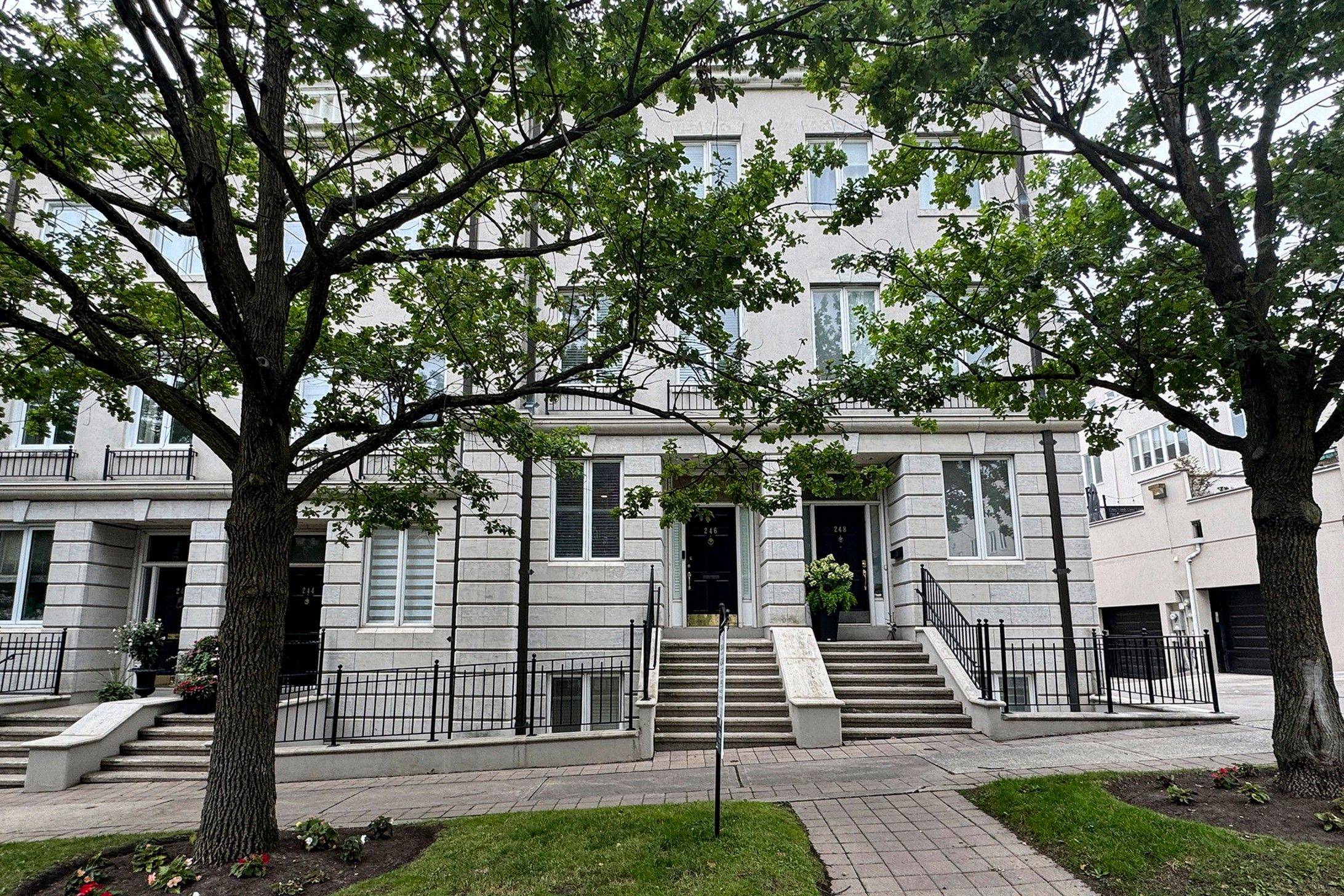 Toronto C02, ON M5R 3R7,246 Walmer RD