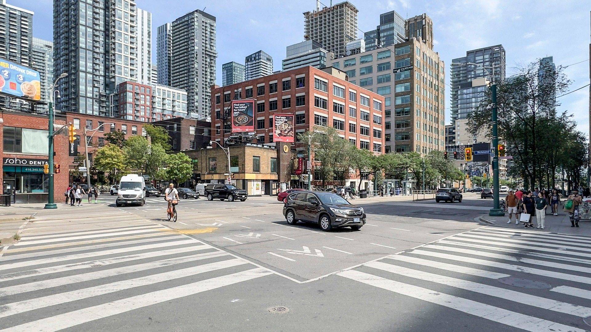 Toronto C01, ON M5V 2L8,148 Spadina AVE #3