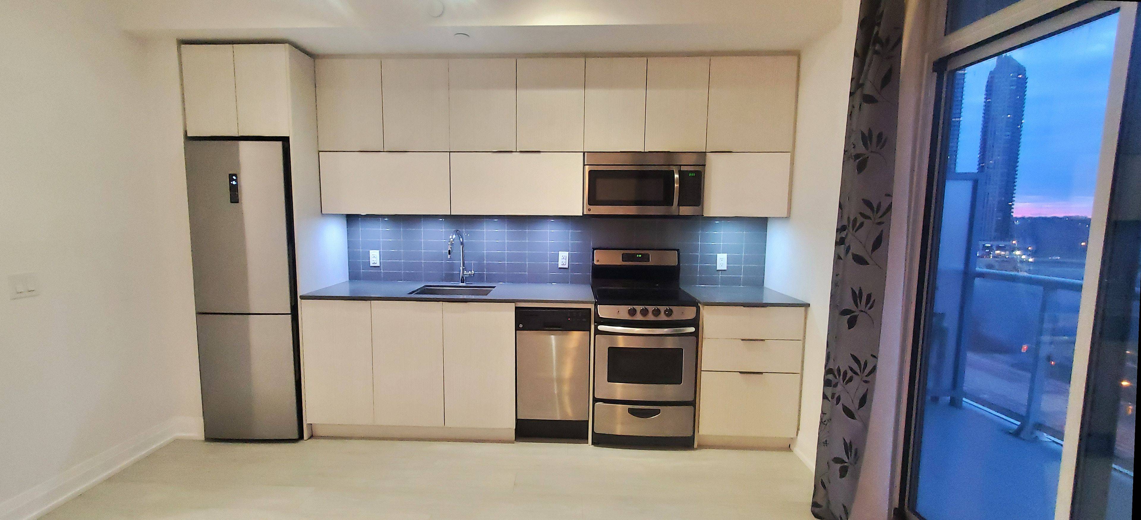 Toronto W06, ON M8V 0C8,56 Annie Craig DR #809