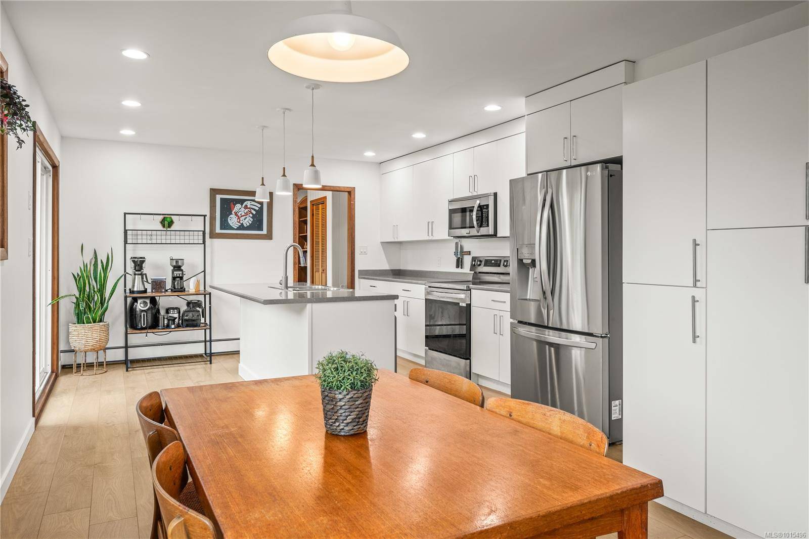 Nanaimo, BC V9R 3R8,345 Howard Ave