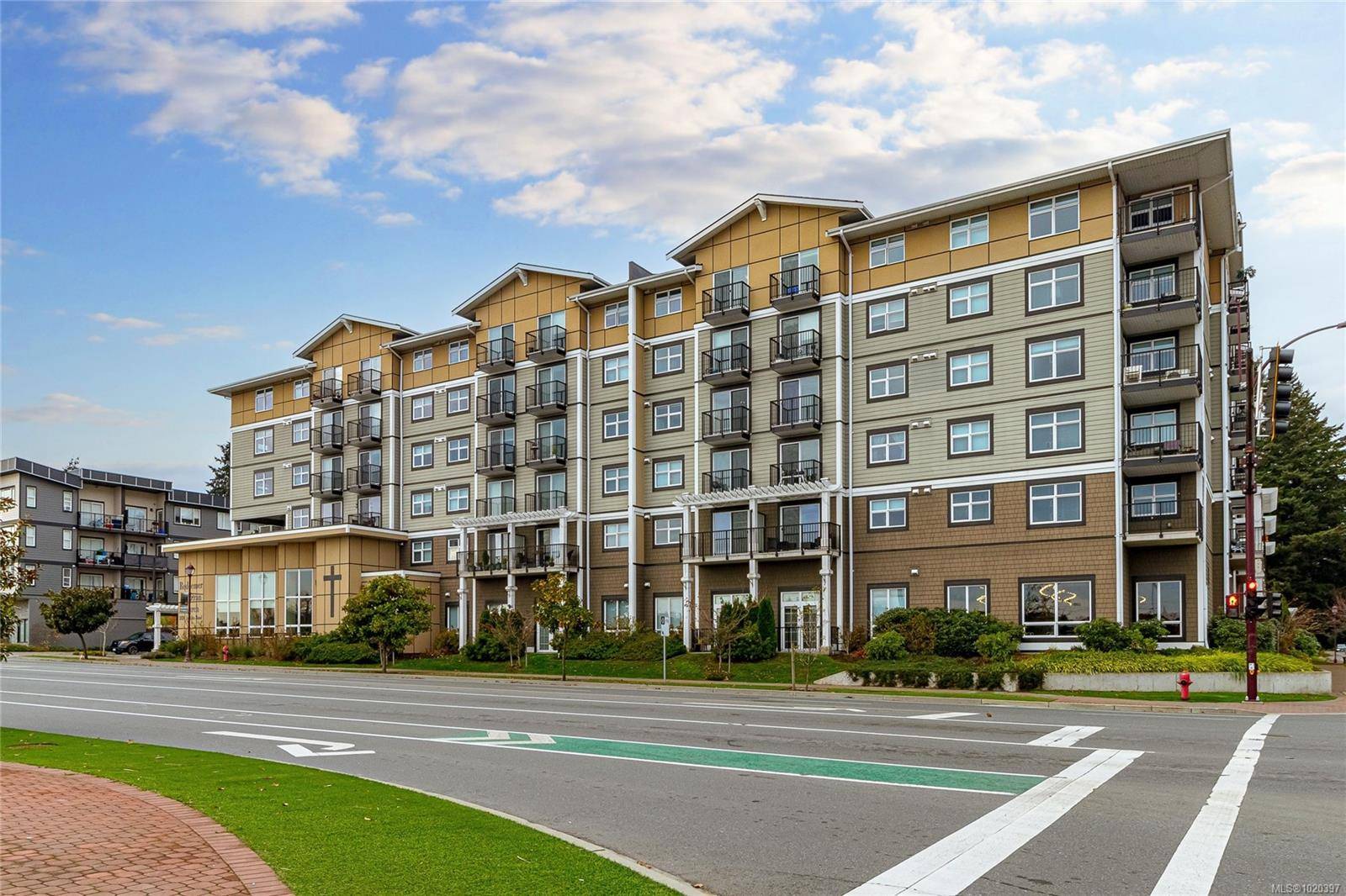 Langford, BC V9B 0T2,917 Avrill Rd #606