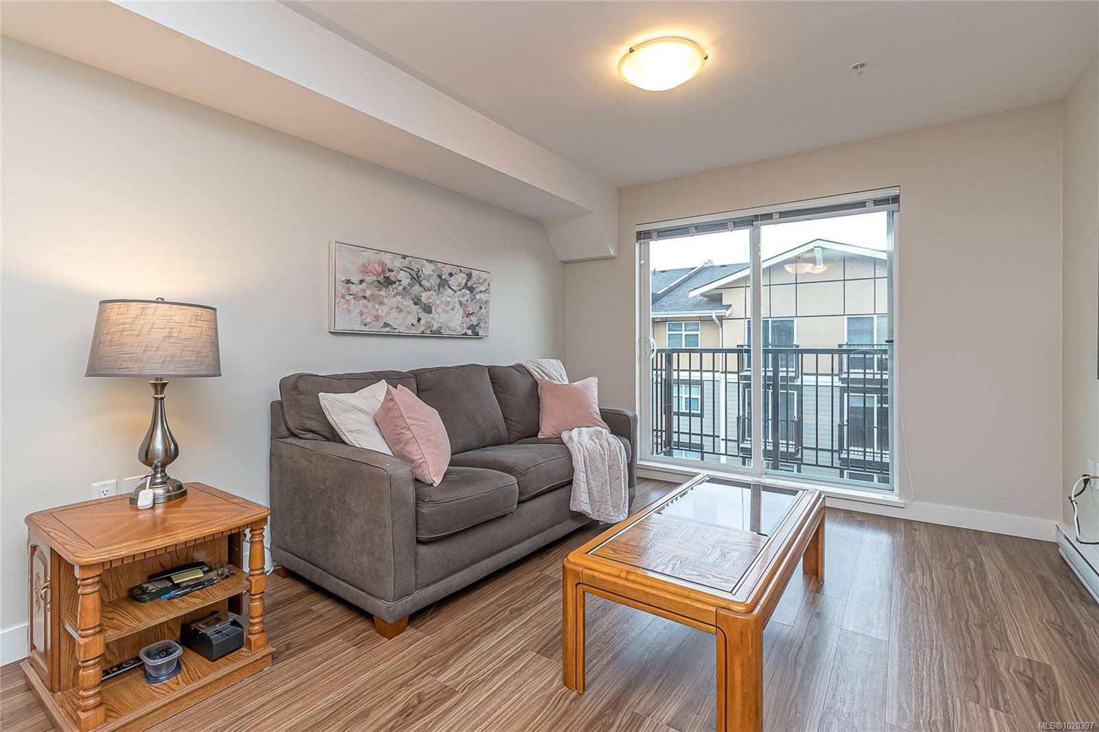 Langford, BC V9B 0T2,917 Avrill Rd #606