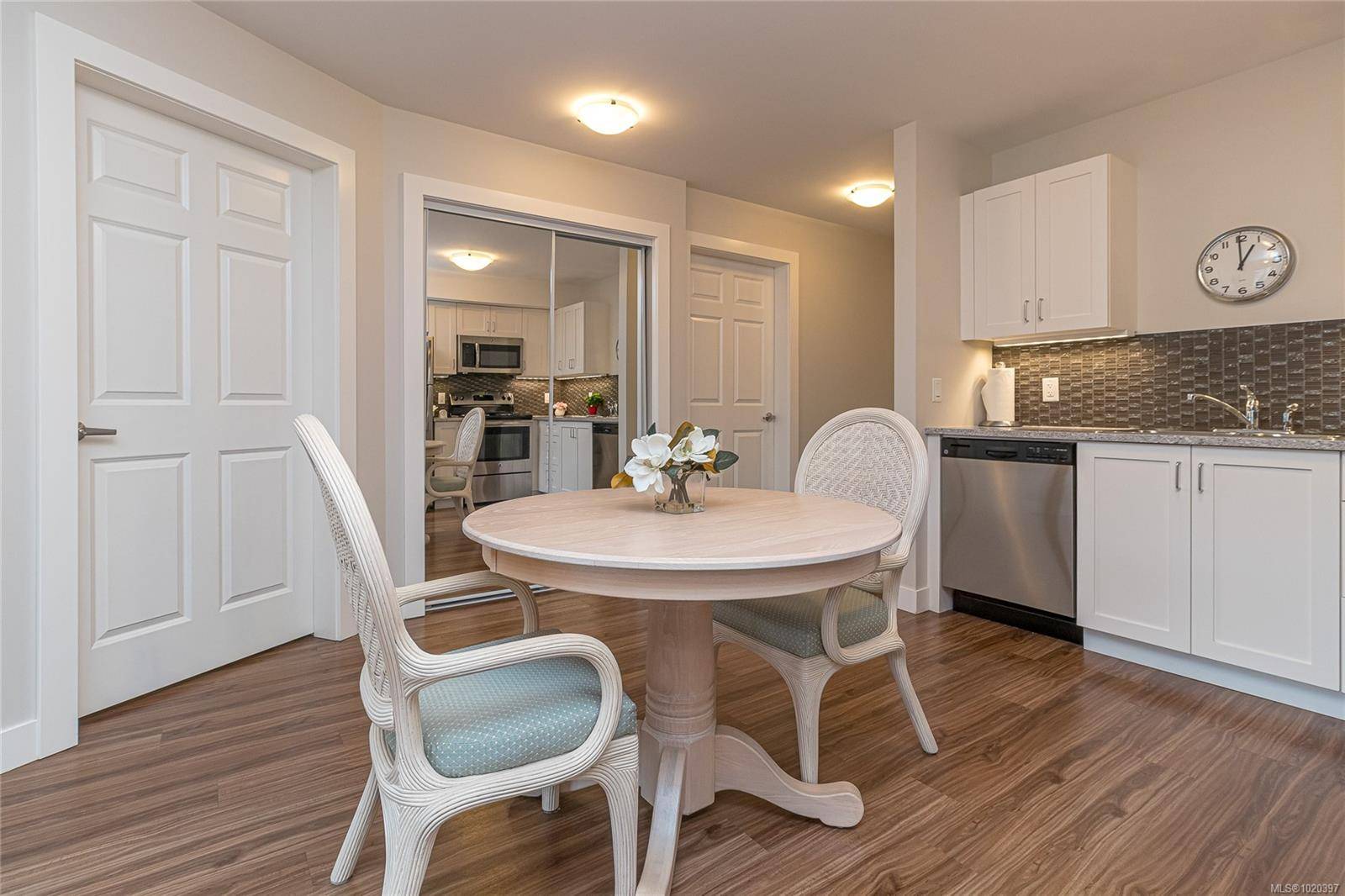 Langford, BC V9B 0T2,917 Avrill Rd #606