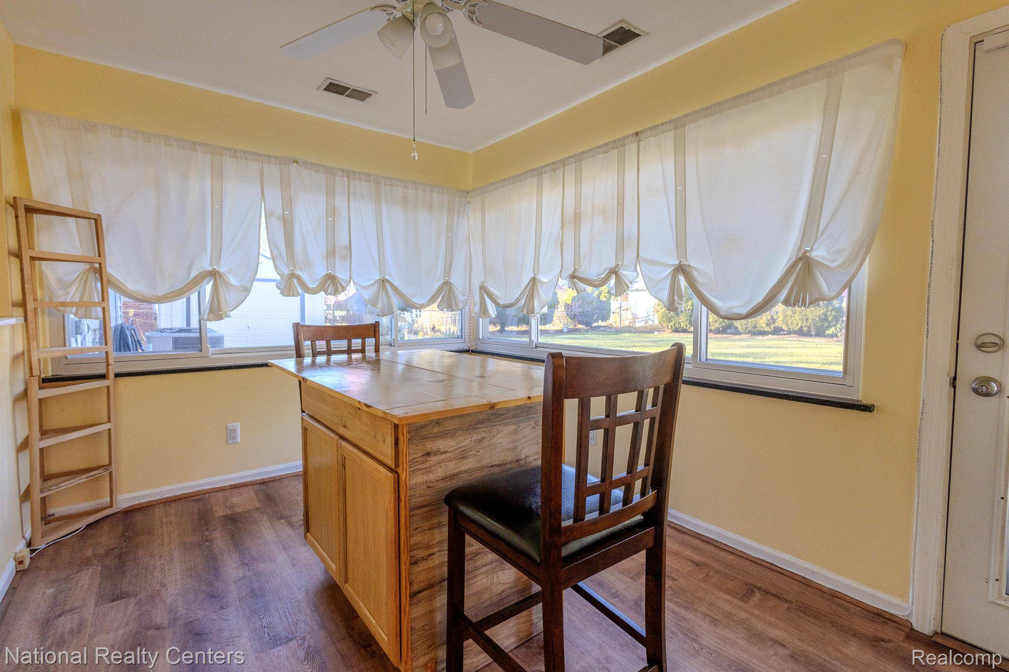 Redford, MI 48239,25002 Donald