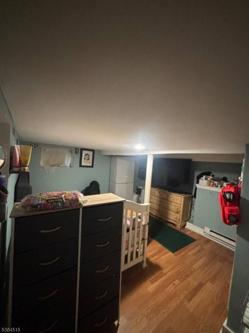 Newark City, NJ 07107,727 N 6Th St