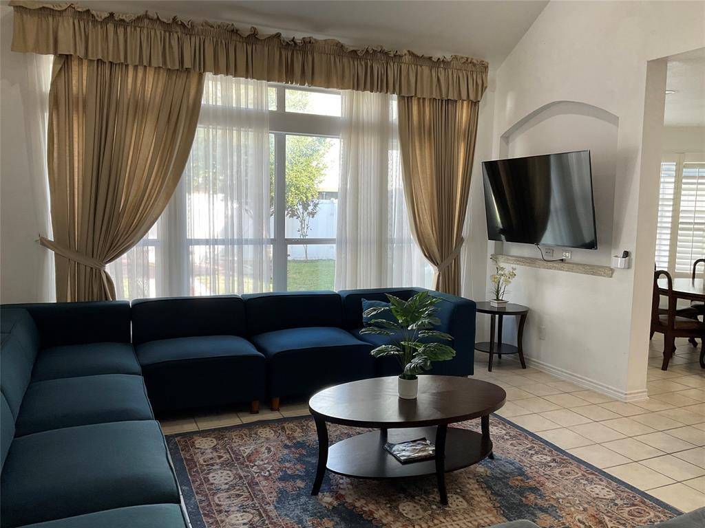 Dallas, TX 75204,2206 N Carroll Avenue