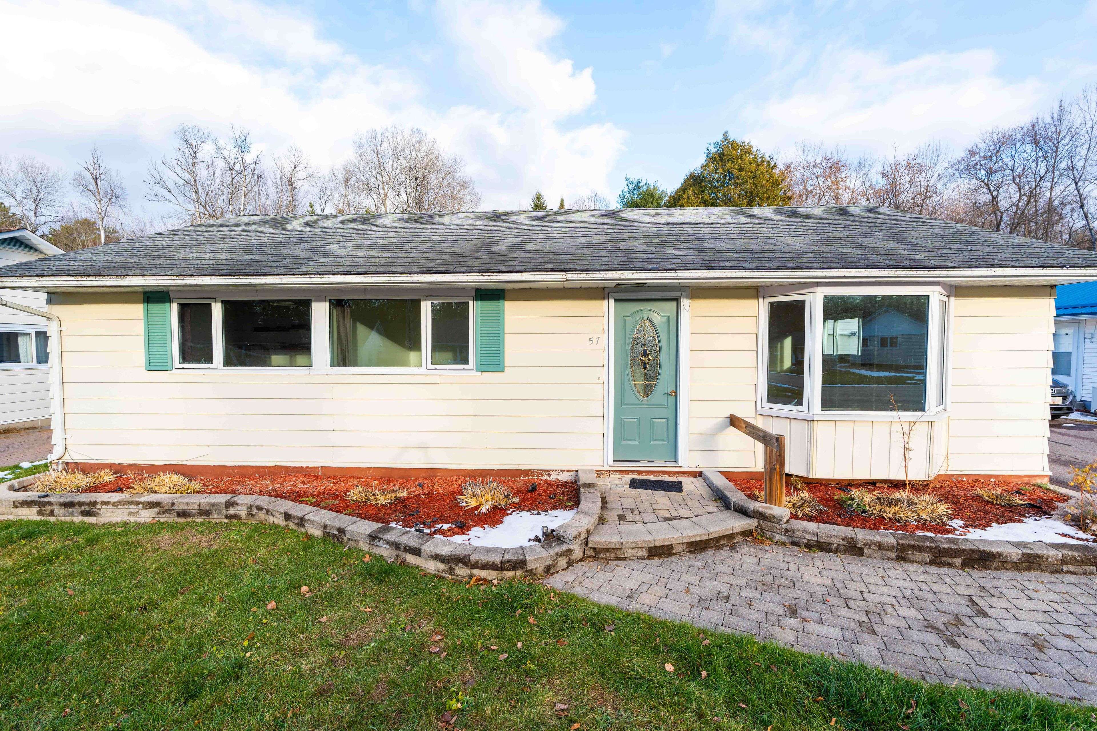 Deep River, ON K0J 1P0,57 Beach AVE