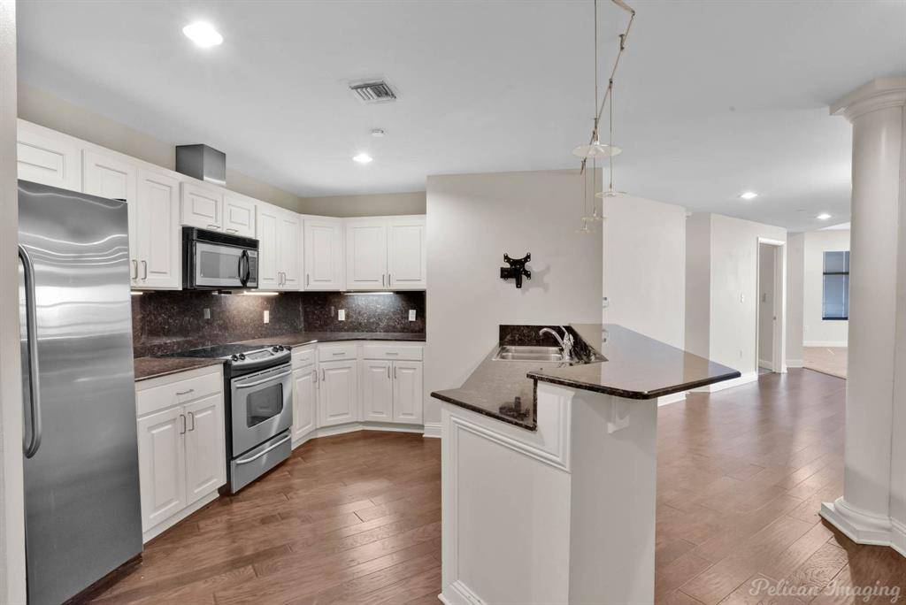 Shreveport, LA 71101,229 Milam Street #42