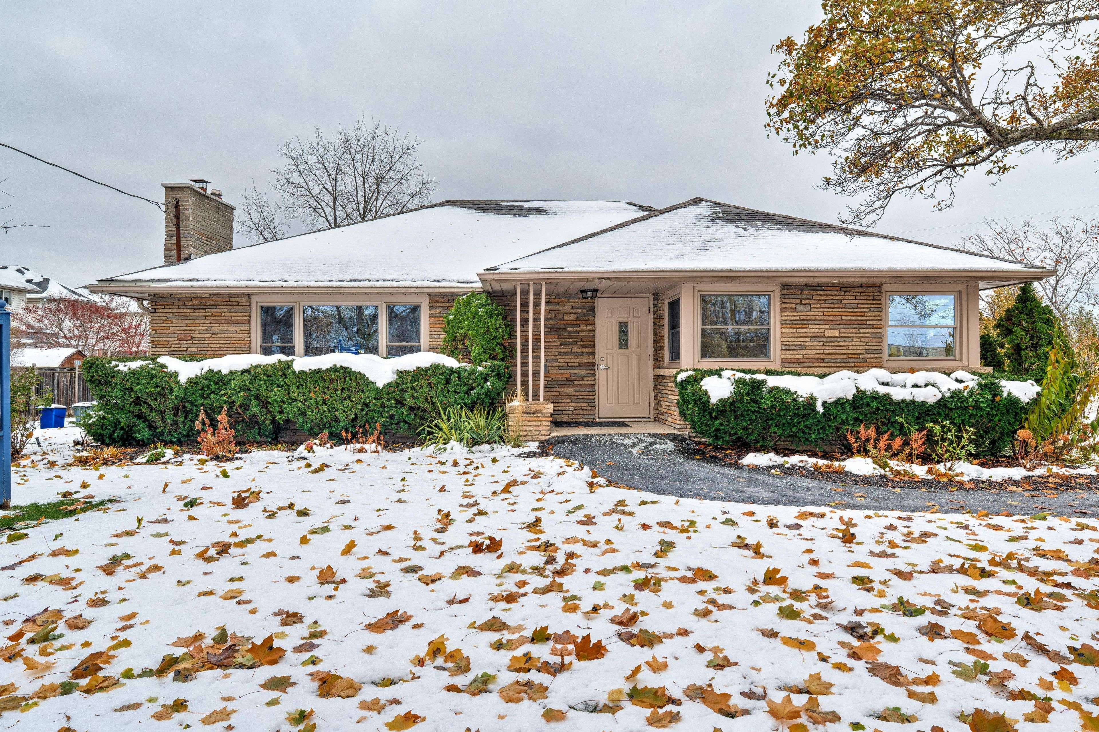 Burlington, ON L7M 4K1,2409 WALKER'S Line