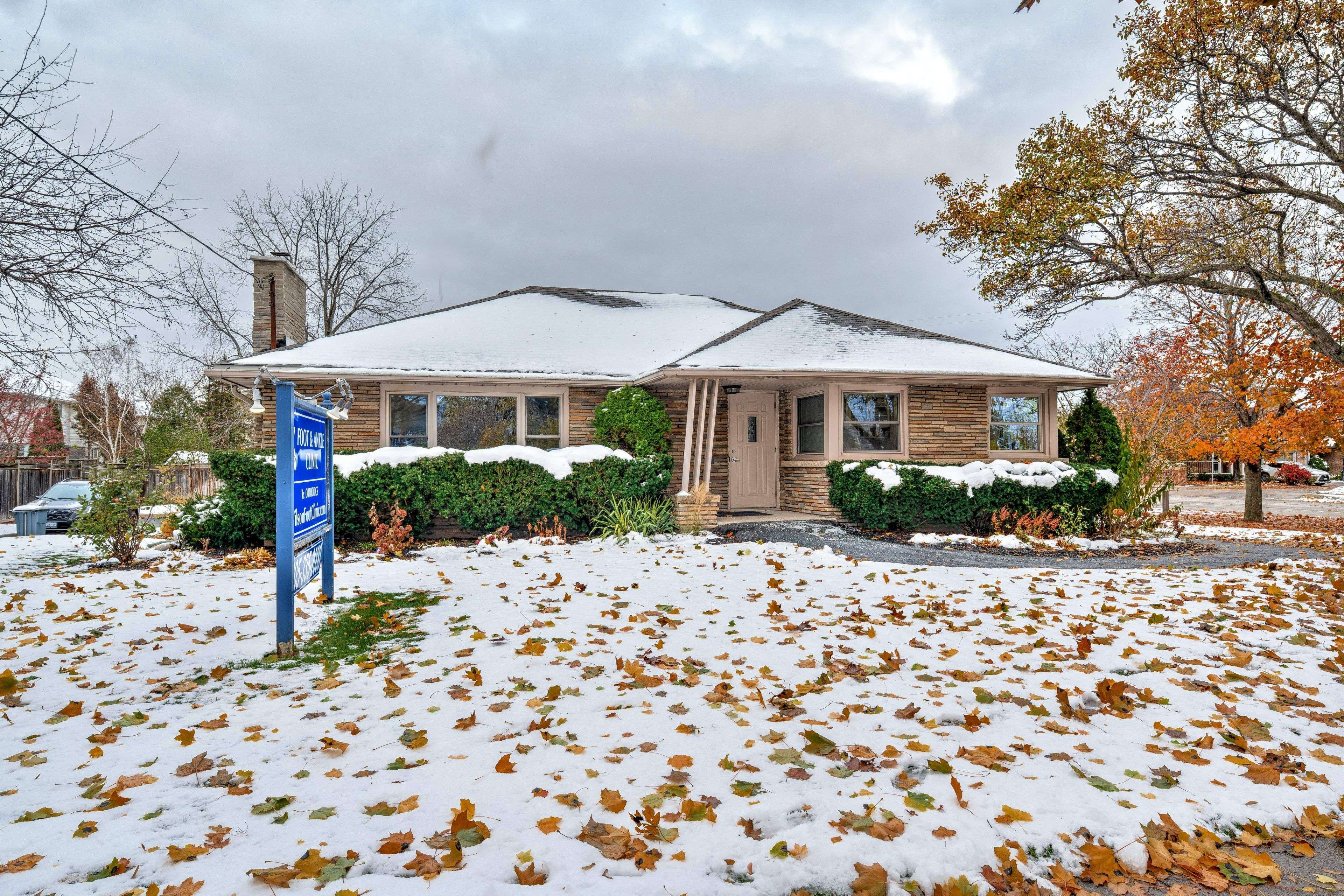 Burlington, ON L7M 4K1,2409 WALKER'S Line