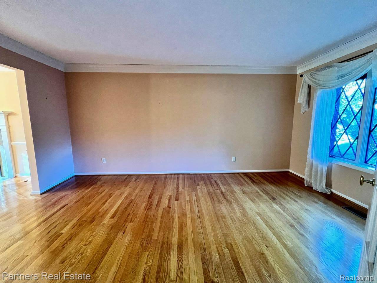 Brighton, MI 48116,5618 Mountain RD