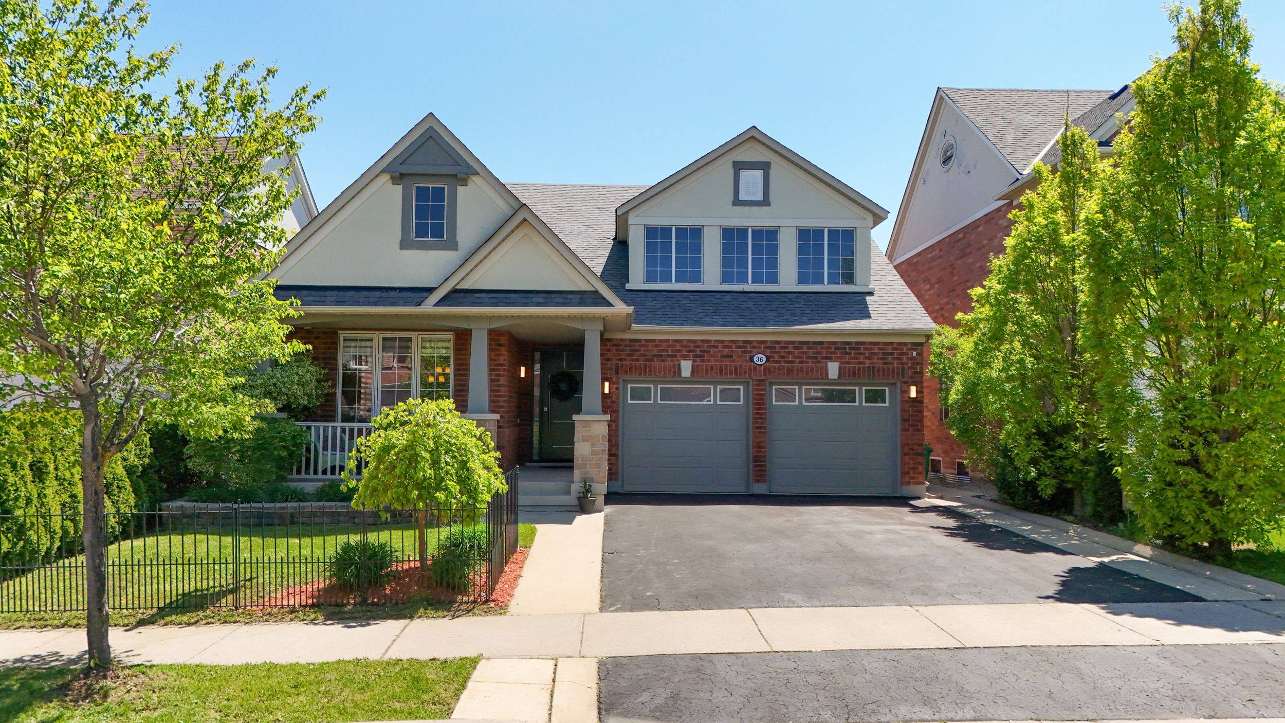 Brampton, ON L6S 6L5,36 Slipneedle ST