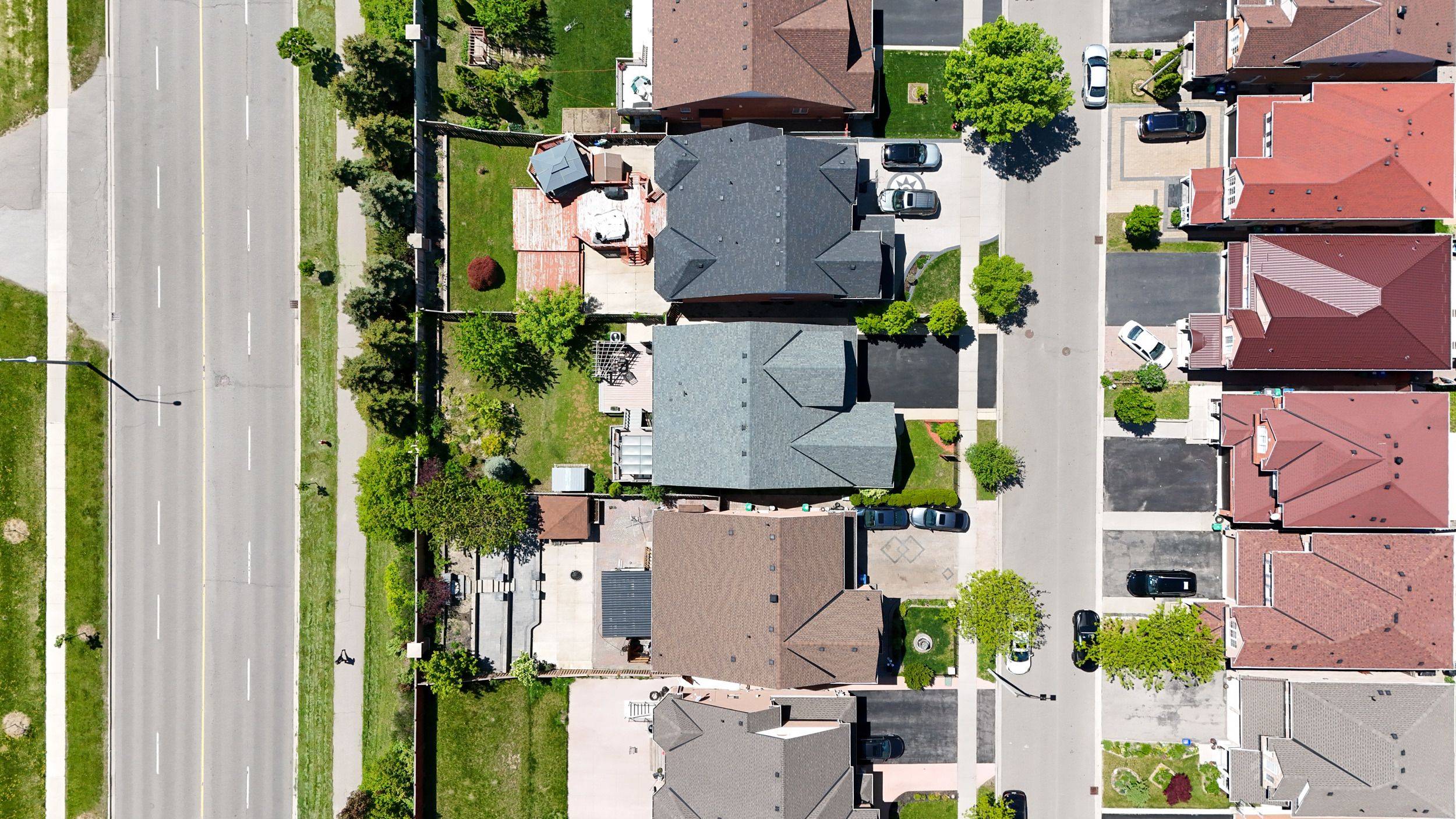 Brampton, ON L6S 6L5,36 Slipneedle ST