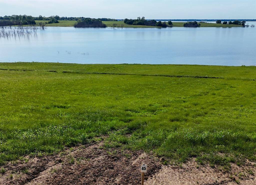 Windom, TX 75492,437 Harborside Terrace