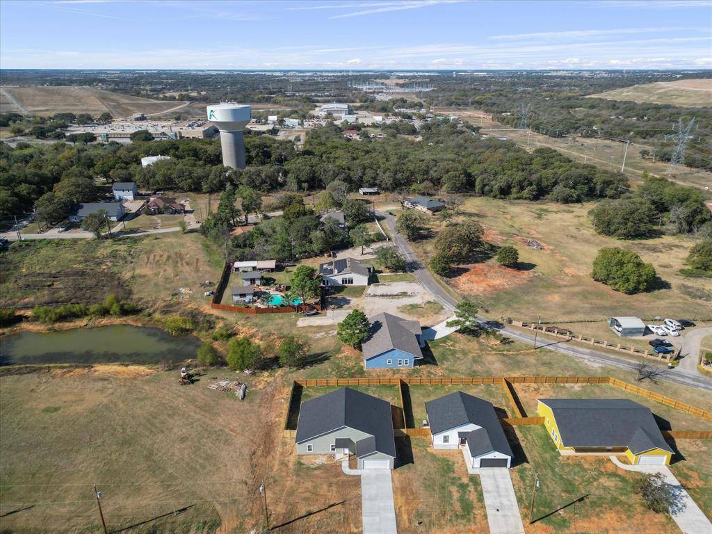 Kennedale, TX 76060,408 Susan Drive