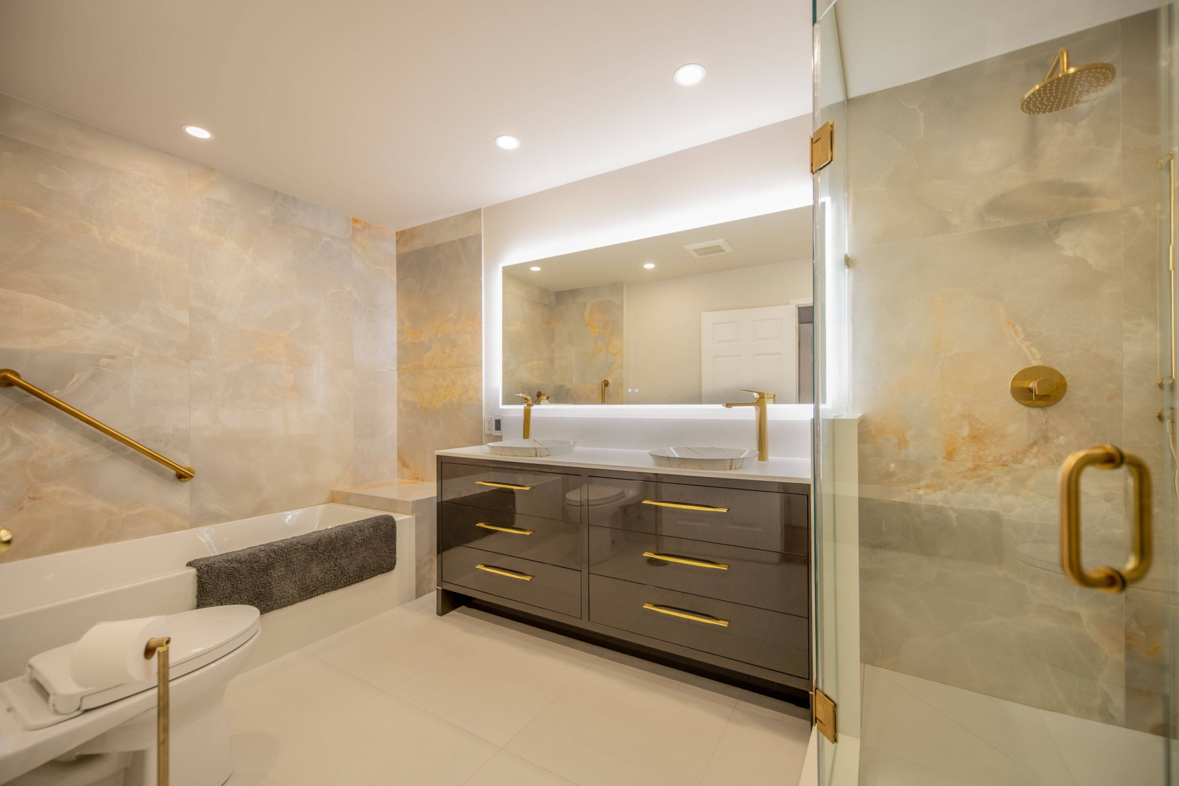 Toronto C06, ON M3H 6C7,4200 Bathurst ST #705