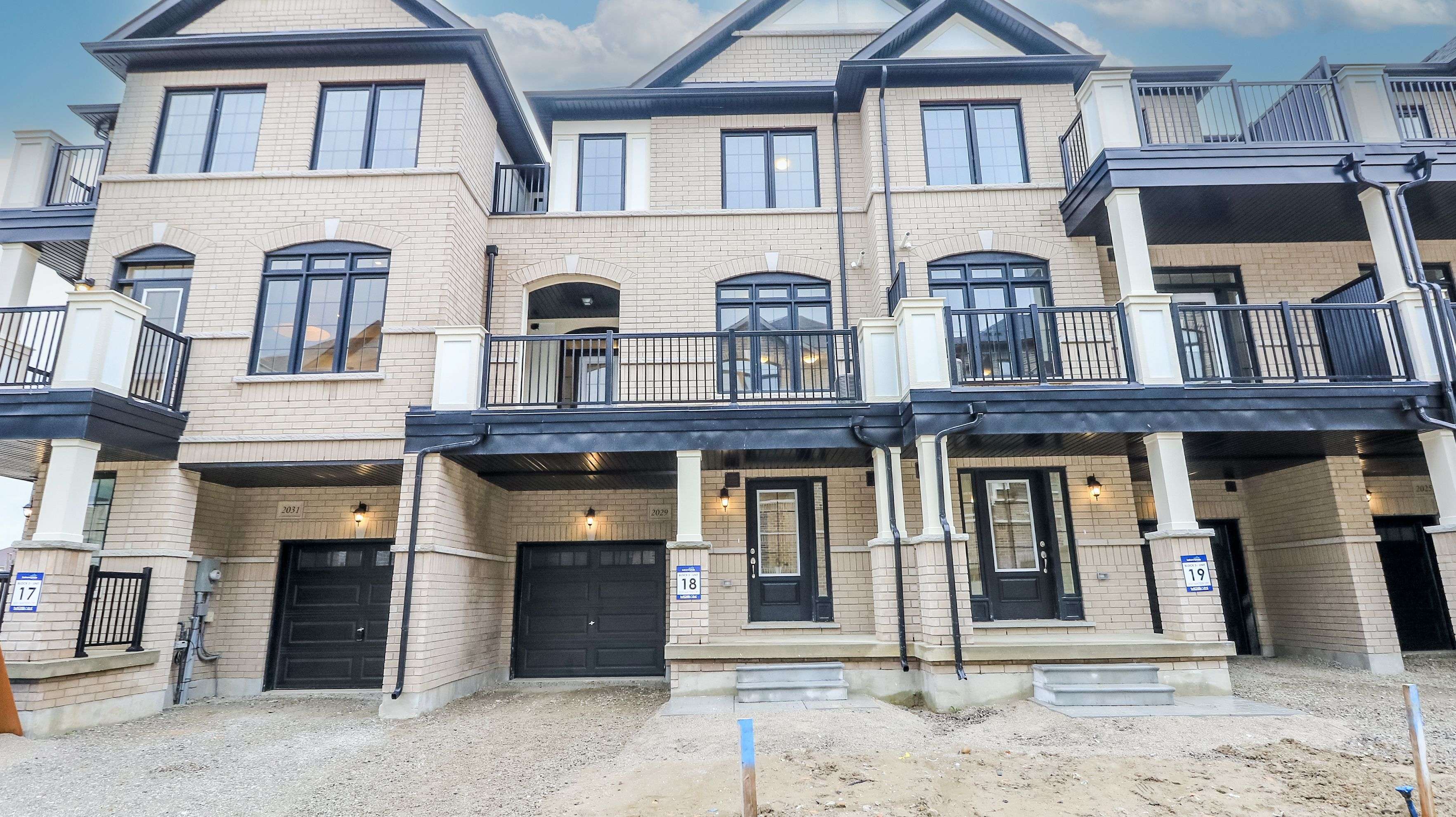 Innisfil, ON L9S 4T9,2029 Matteer CT #Unit 18