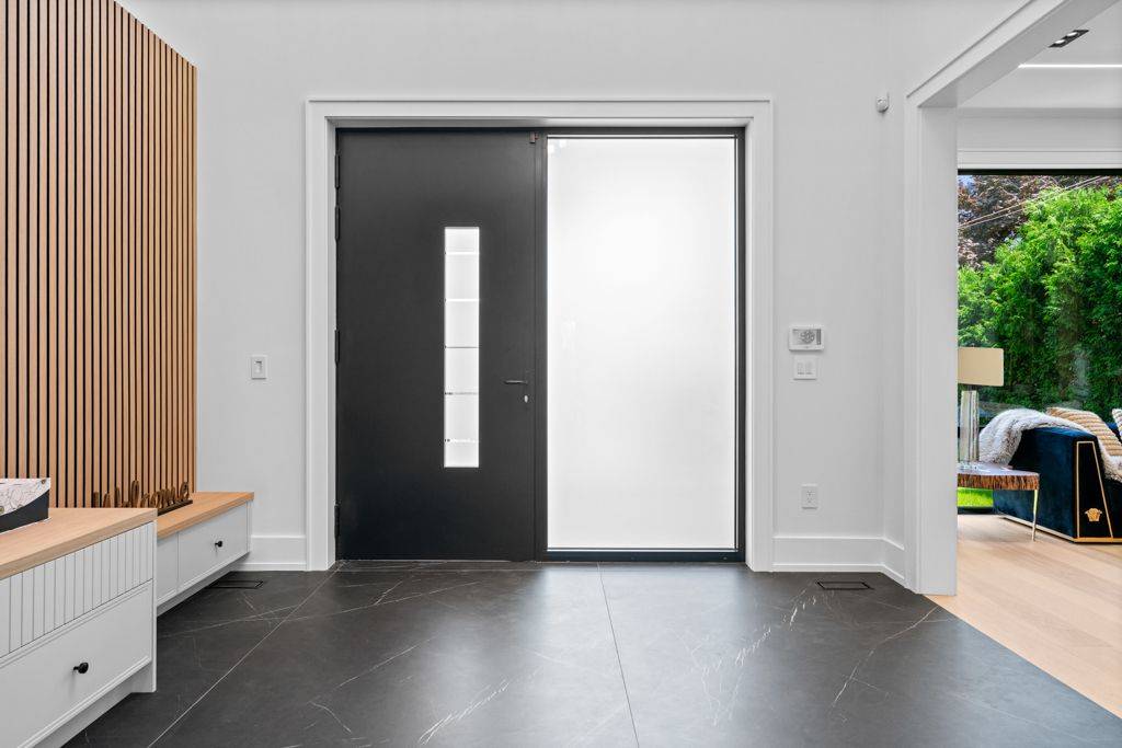 Oakville, ON L6K 2X3,282 Maurice DR