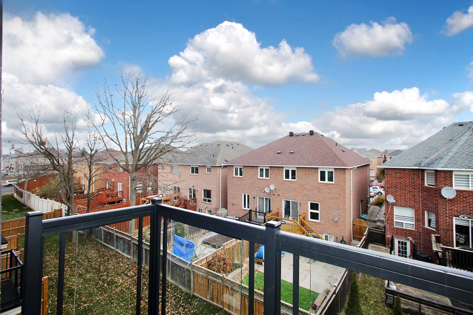 Mississauga, ON L5V 2V9,5893 Saigon ST