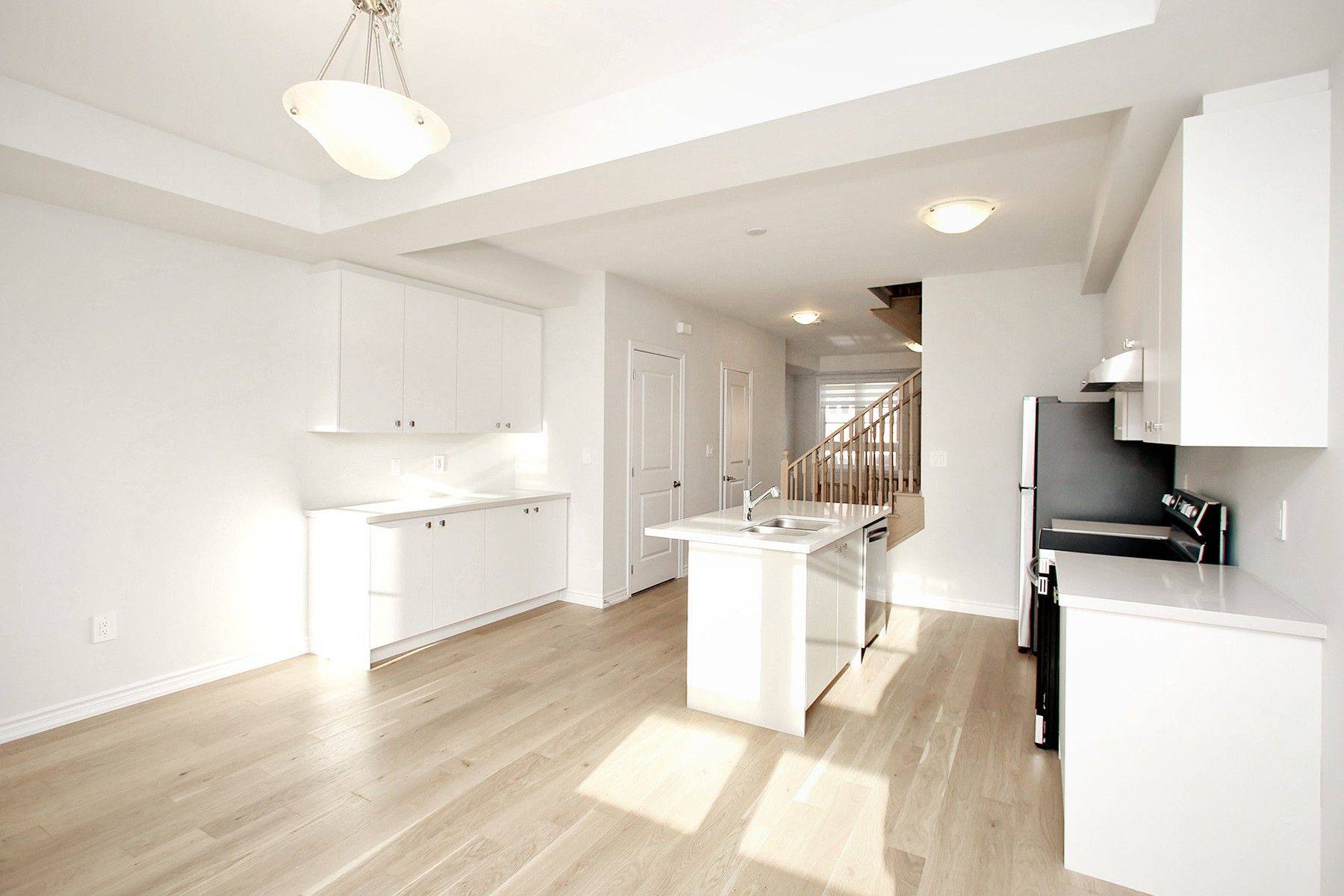 Mississauga, ON L5V 2V9,5893 Saigon ST