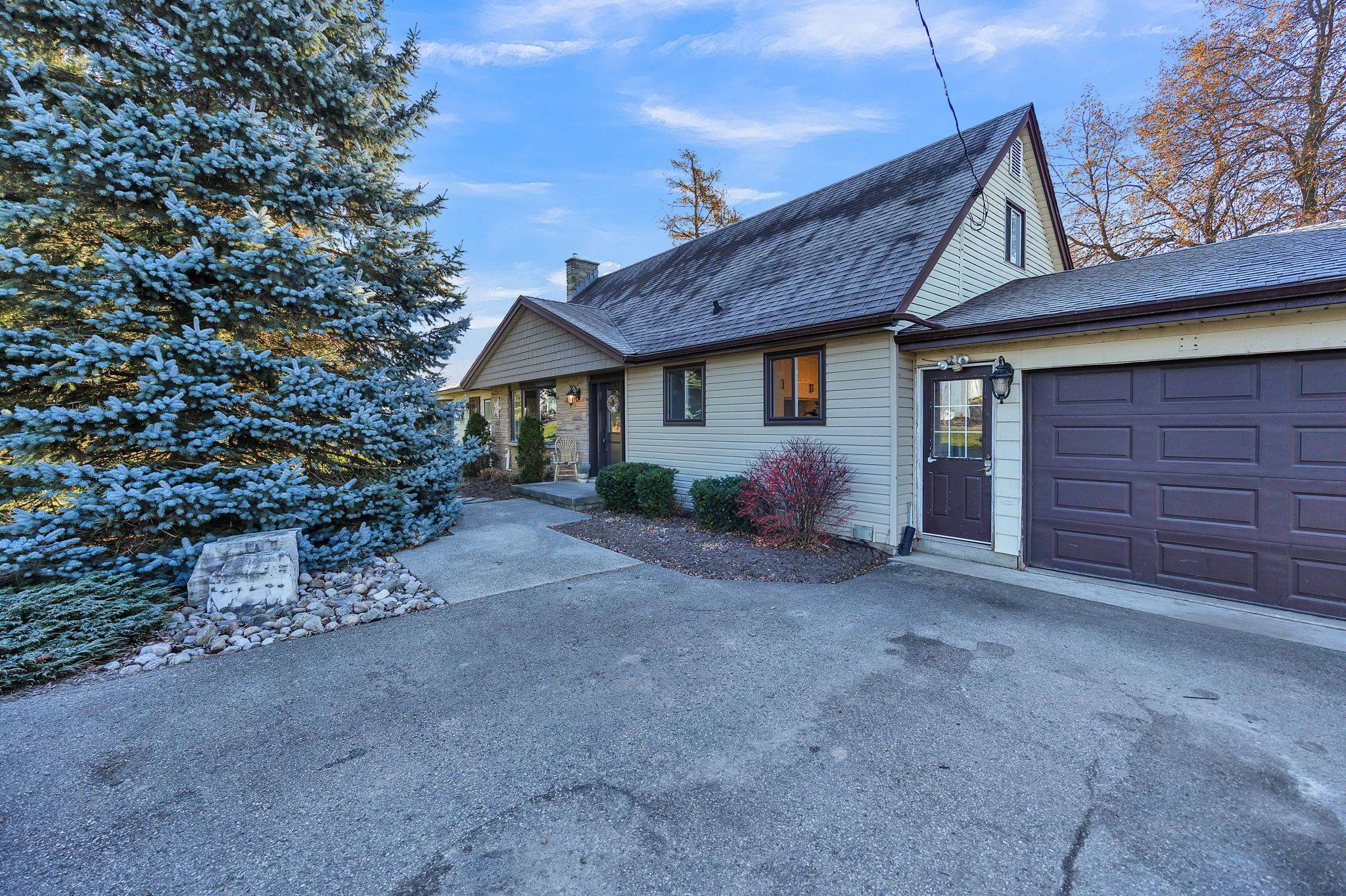 Wellesley, ON N0B 2M0,3766 Lobsinger Line