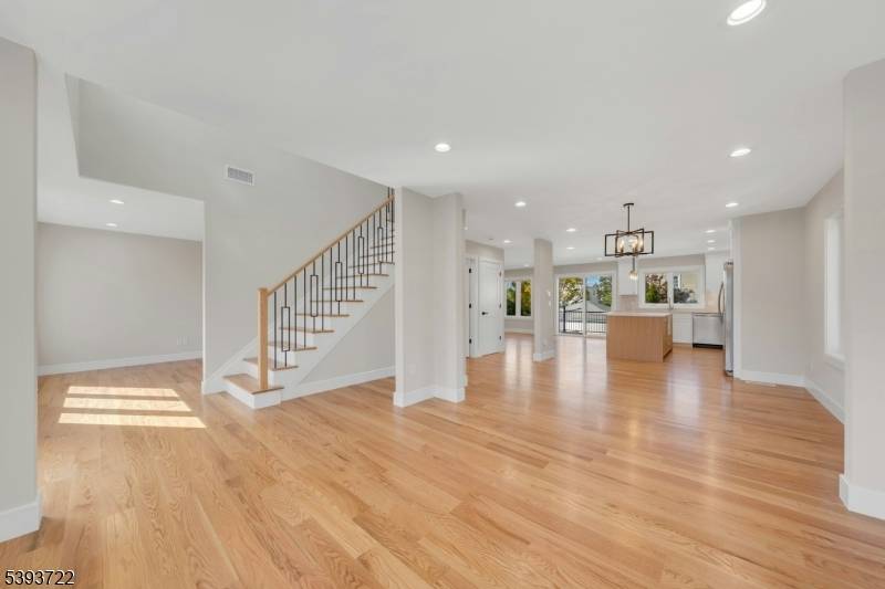 Wallington Boro, NJ 07057,25B Pulaski Ave #B