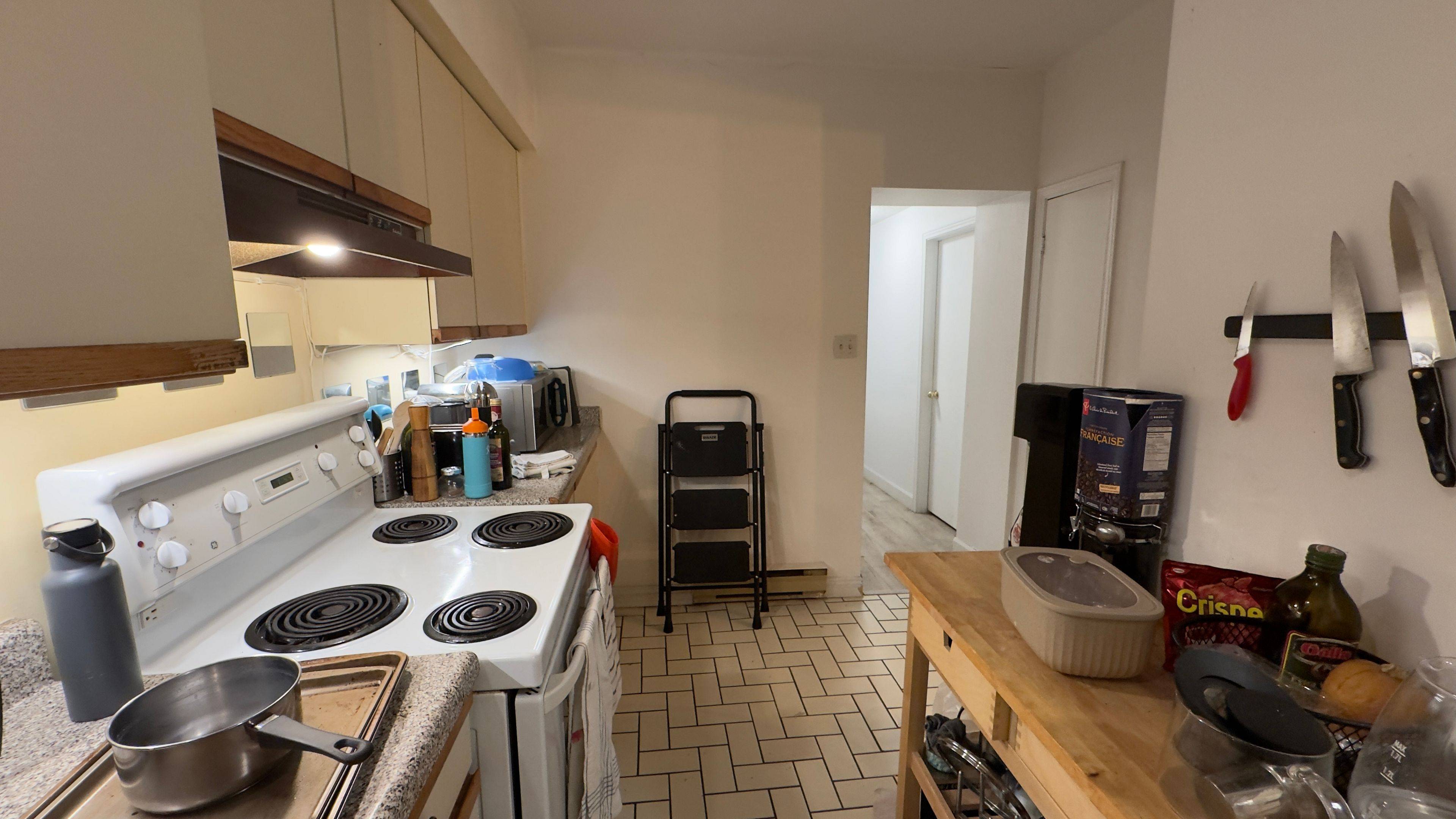 Toronto E01, ON M4K 1H6,41 Albemarle AVE #3