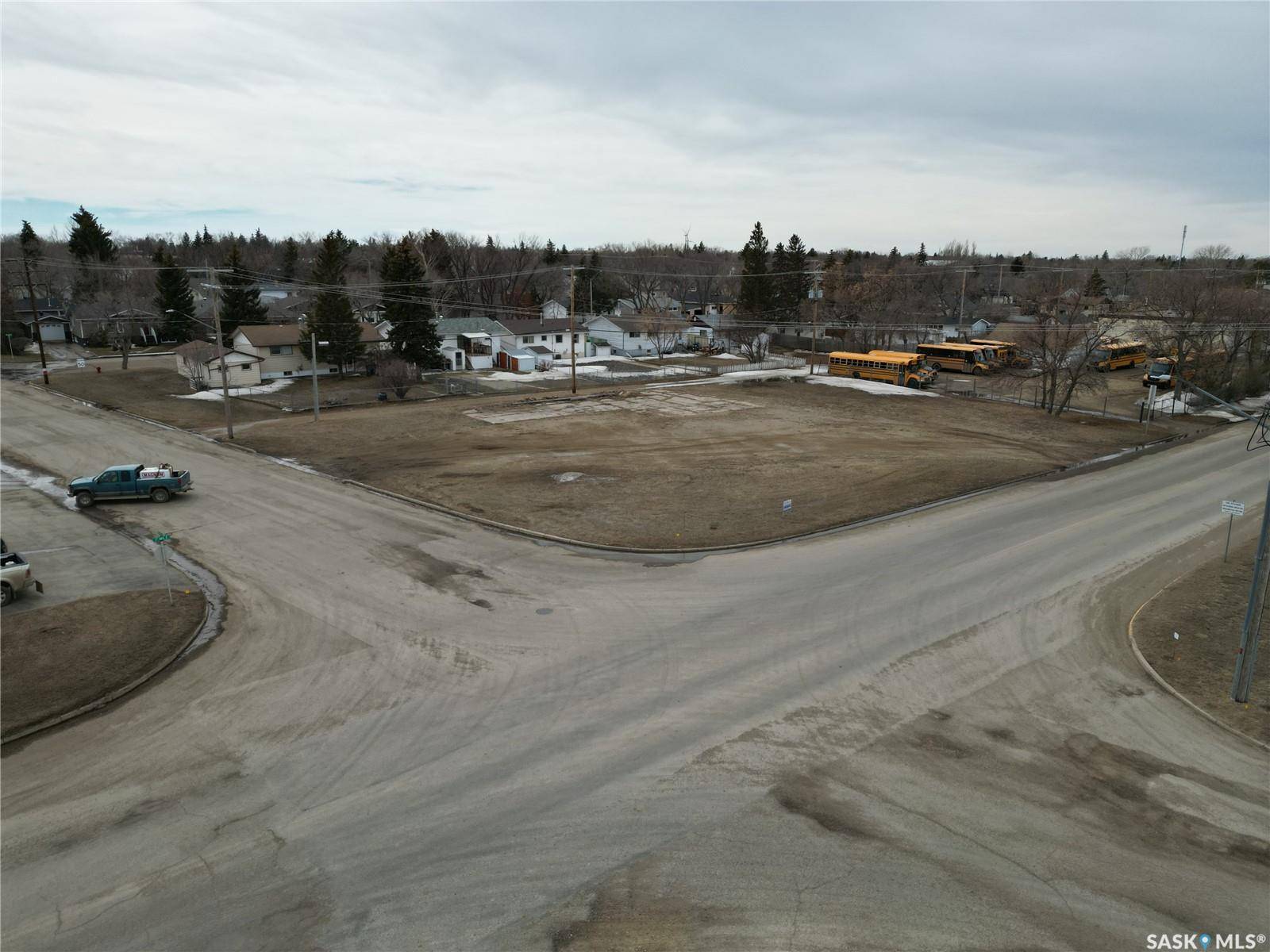 Assiniboia, SK S0H 0B0,512 1ST AVENUE E