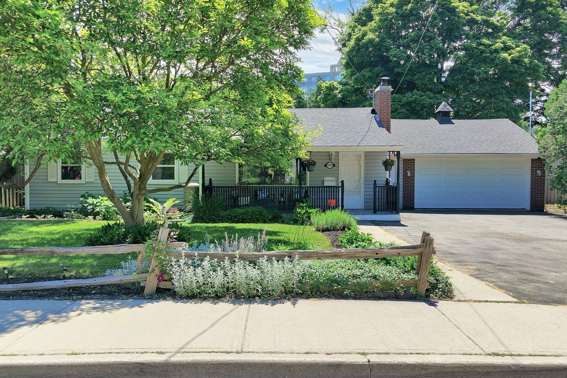 Mississauga, ON L5J 1L2,1924 Balsam AVE