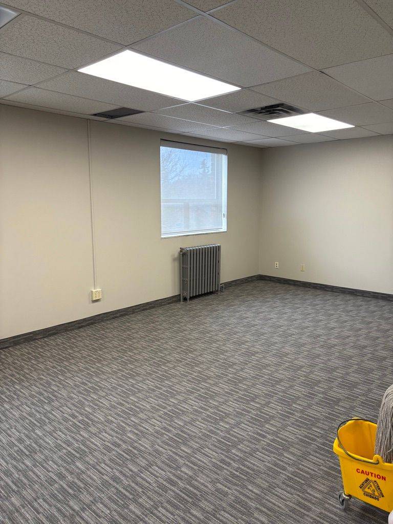 Toronto W01, ON M6S 1P7,2461 9 Bloor ST W