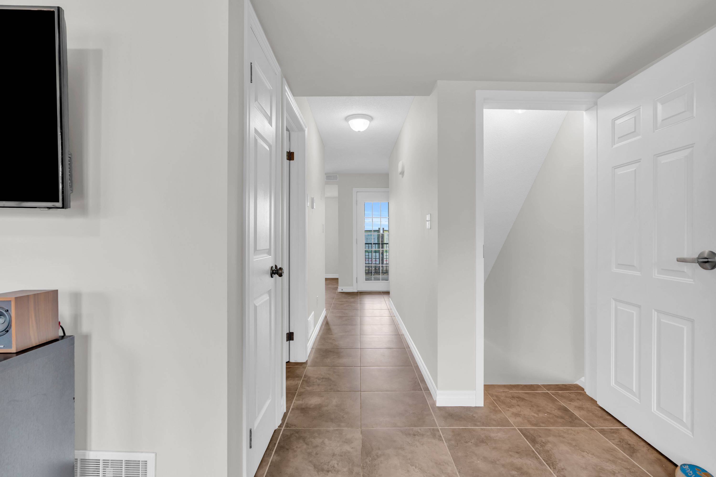 Guelph, ON N1E 0K4,644 Woodlawn RD E #A