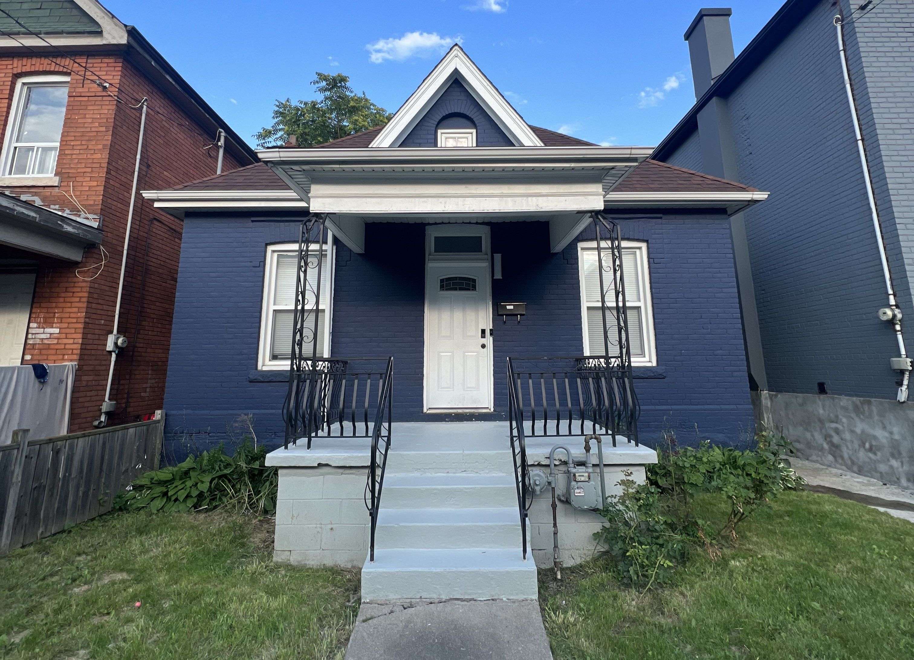 Hamilton, ON L8L 5Y1,44 Madison AVE