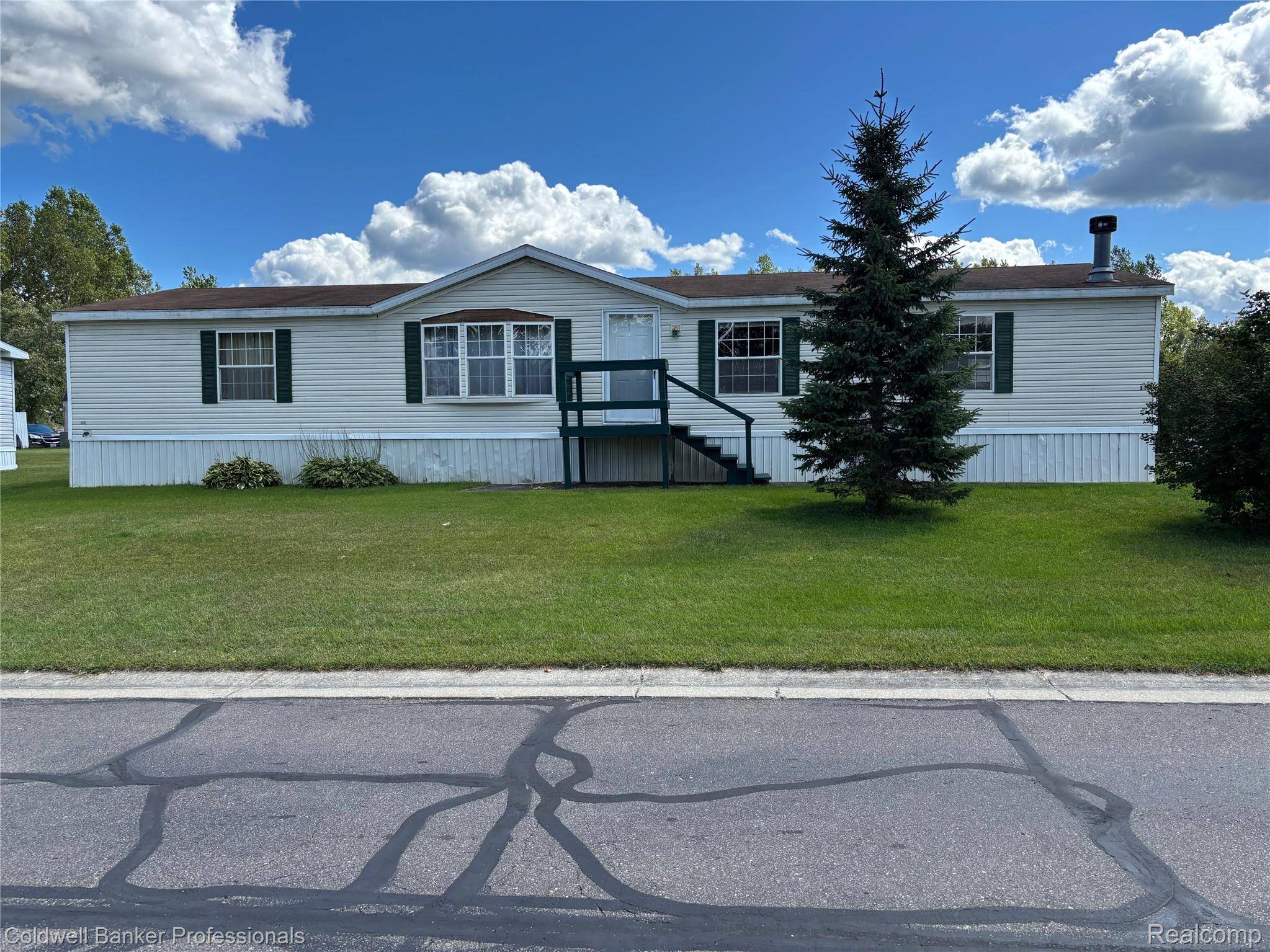 Otisville, MI 48463,315 Orchard Cove DR