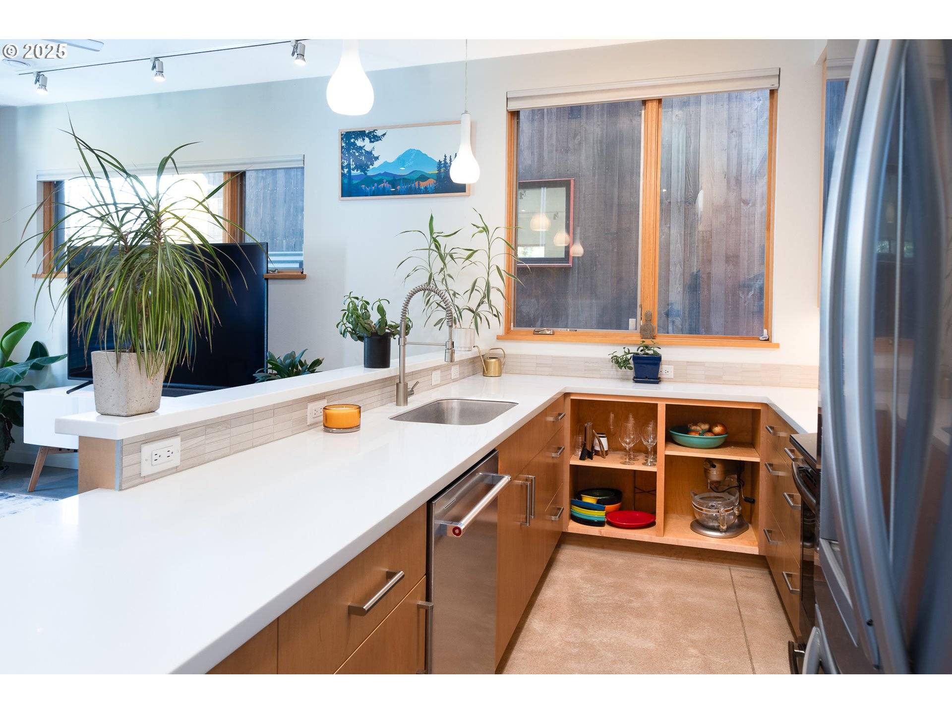 Eugene, OR 97405,2747 FRIENDLY ALY