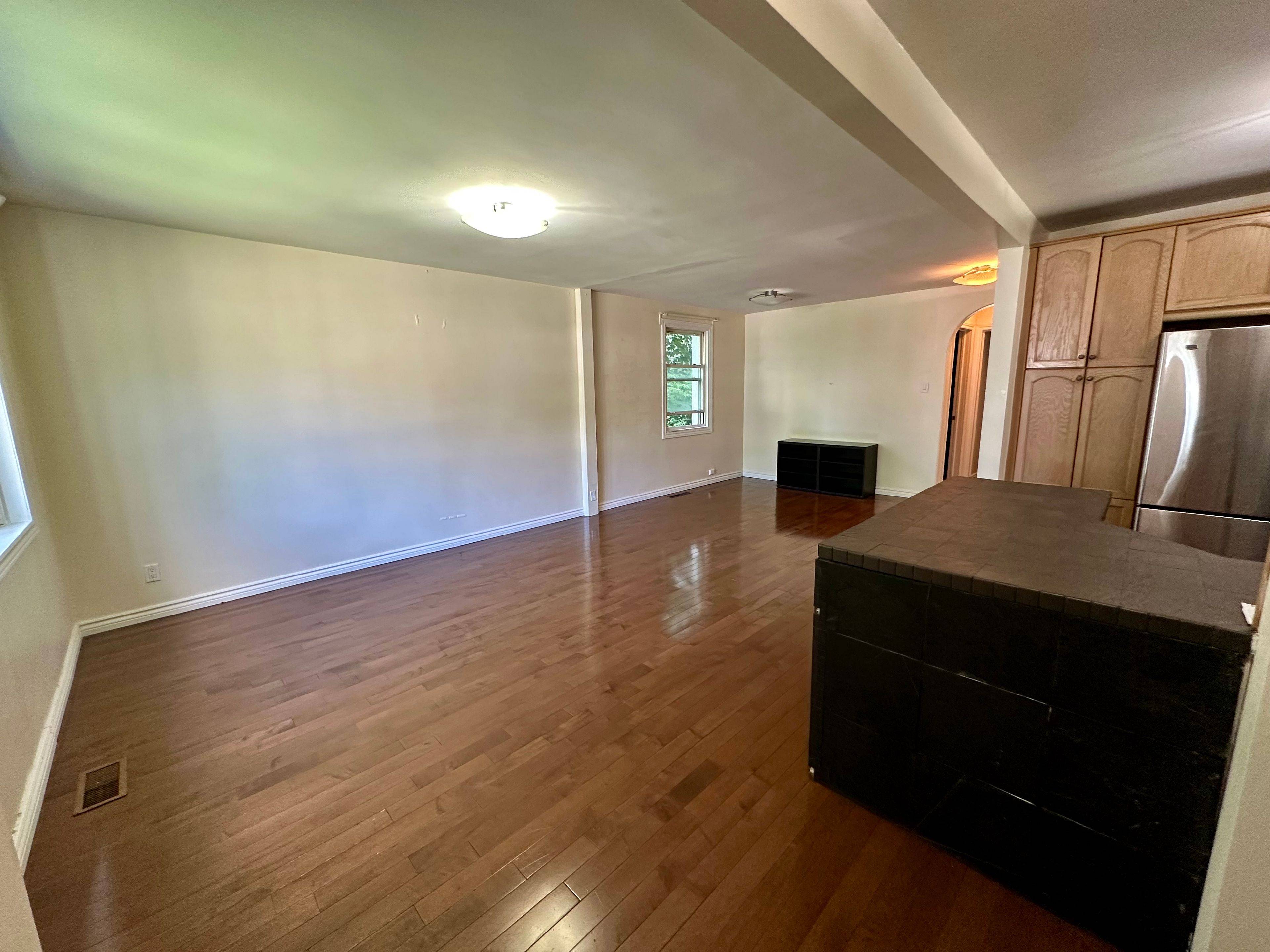 Toronto C07, ON M2N 1R7,107 Elmhurst AVE