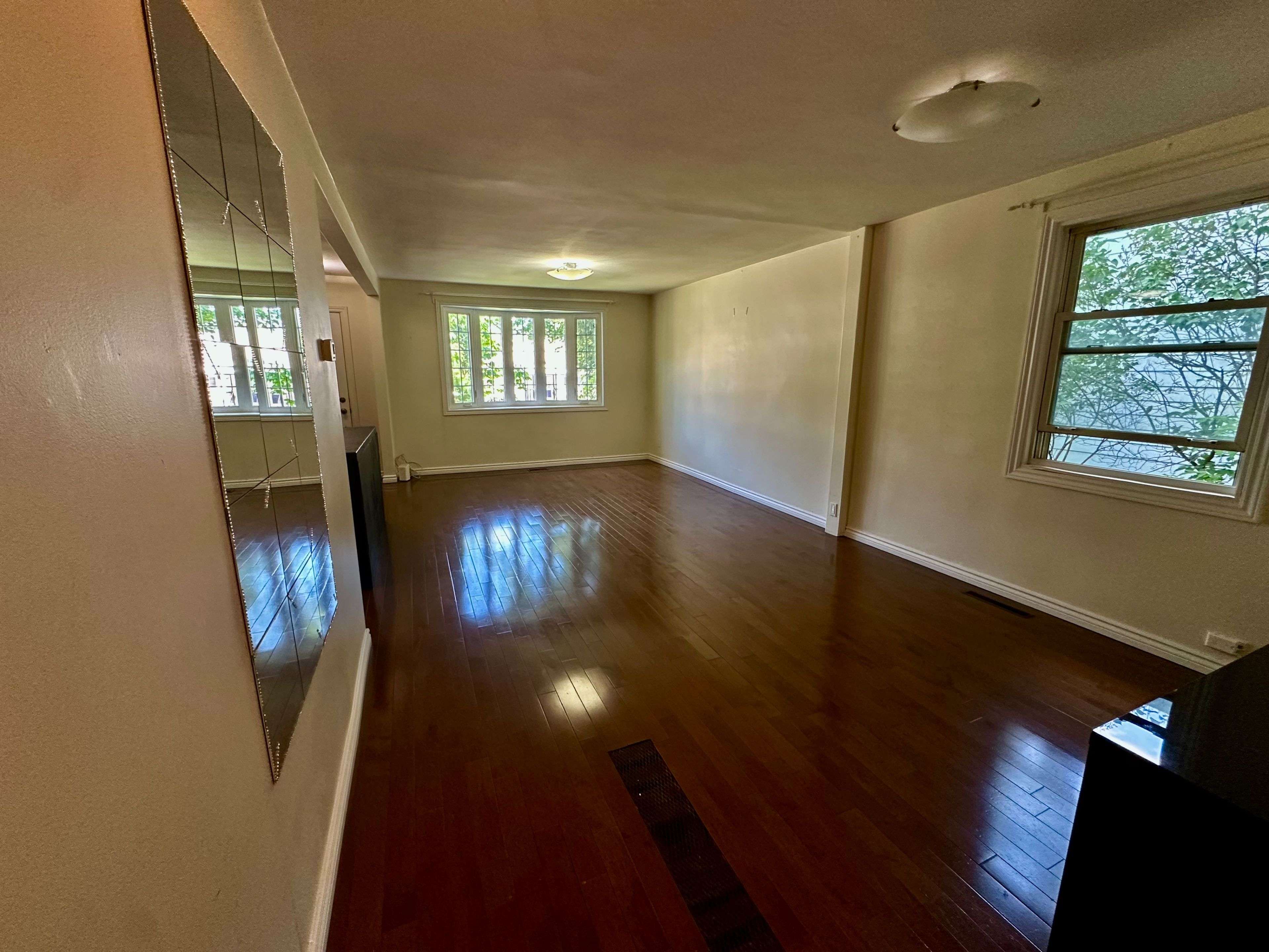 Toronto C07, ON M2N 1R7,107 Elmhurst AVE