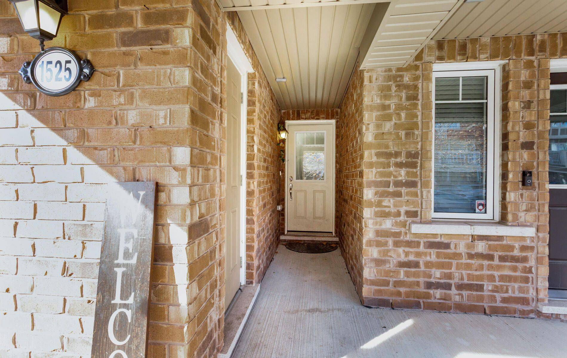 Milton, ON L9T 8X9,1525 Husband PL