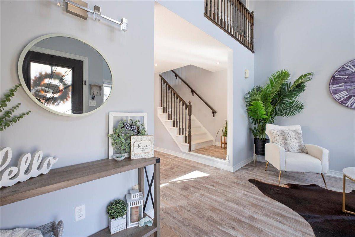 Shelburne, ON L9V 3E2,112 Silk DR