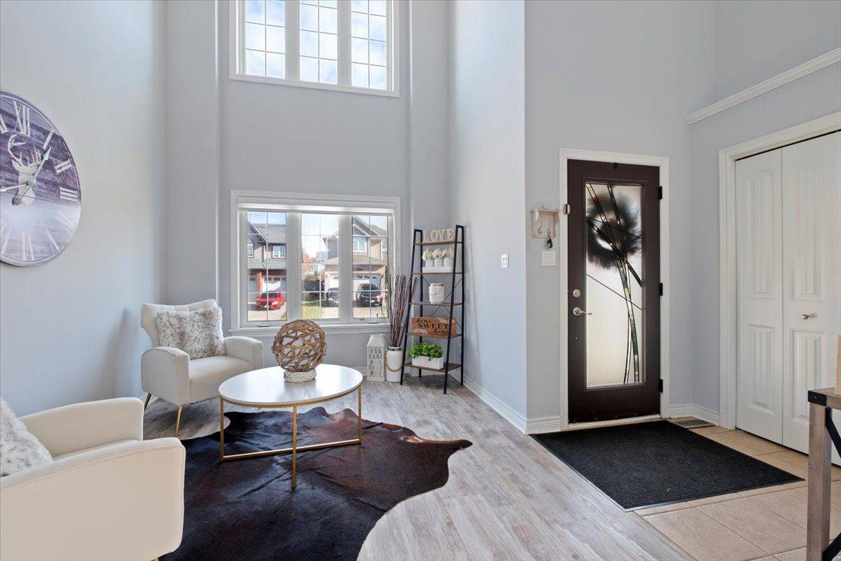 Shelburne, ON L9V 3E2,112 Silk DR