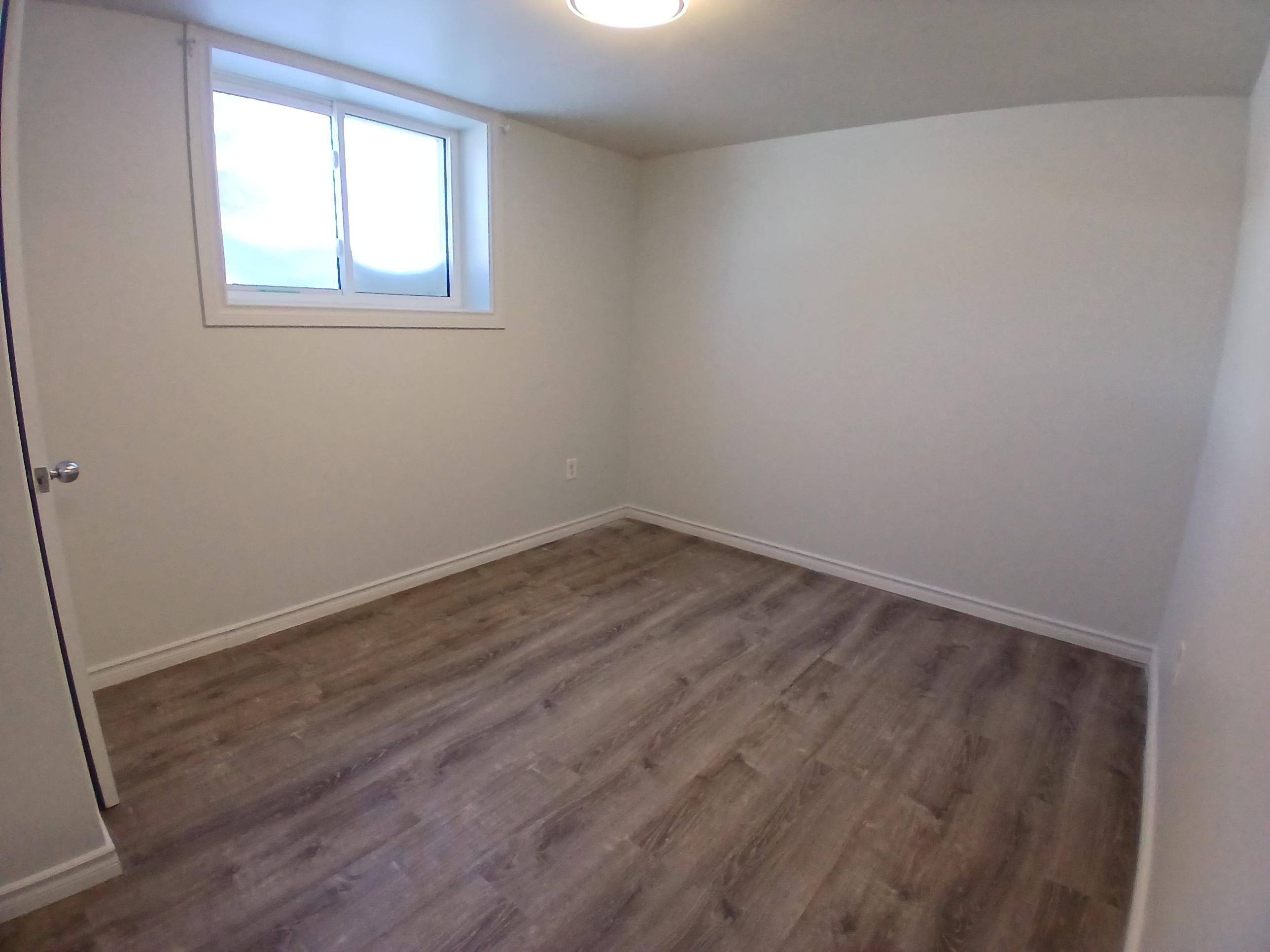 Kingston, ON K7K 4Y9,16 DALY ST