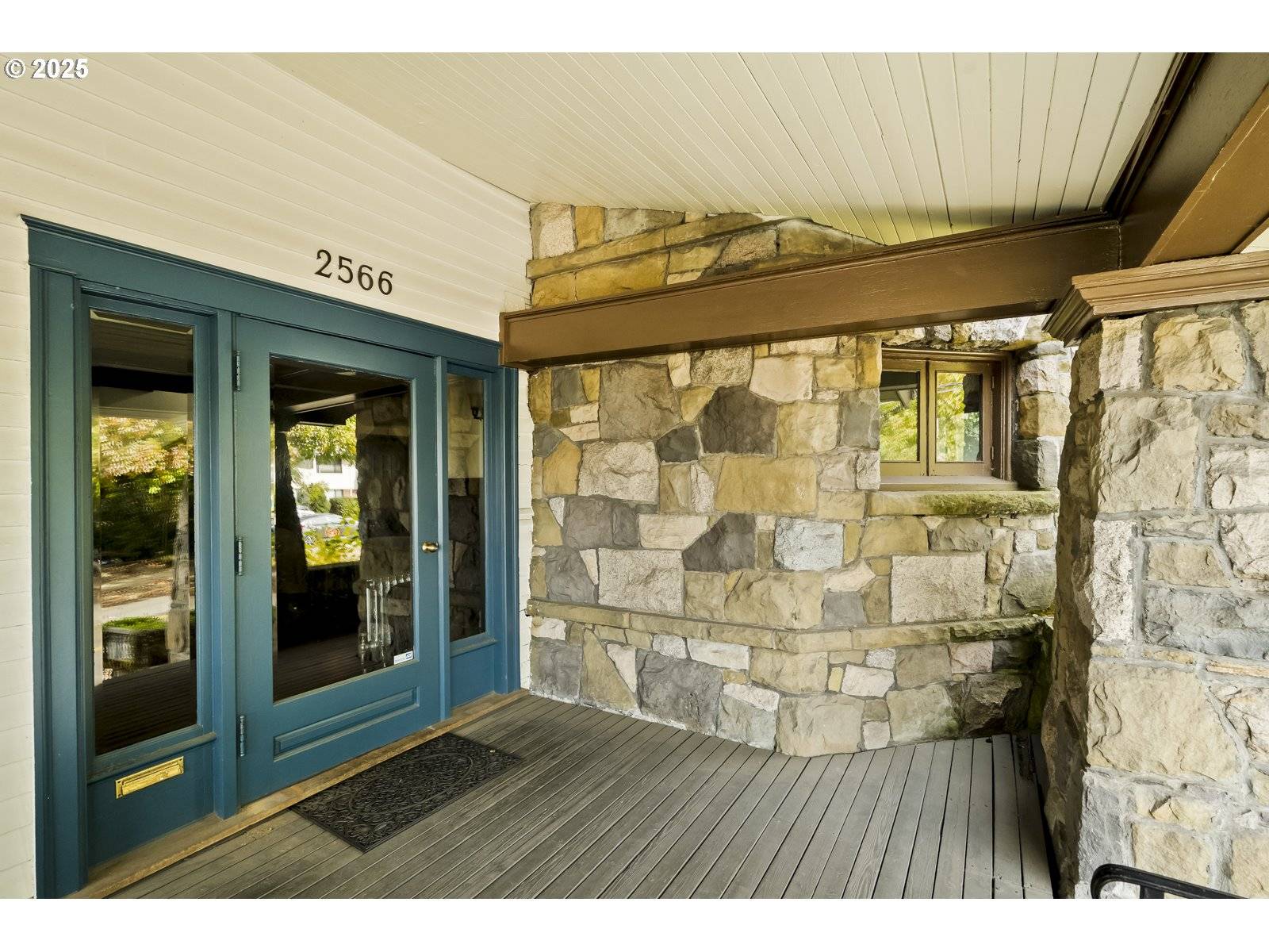 Portland, OR 97210,2566 NW LOVEJOY ST #6