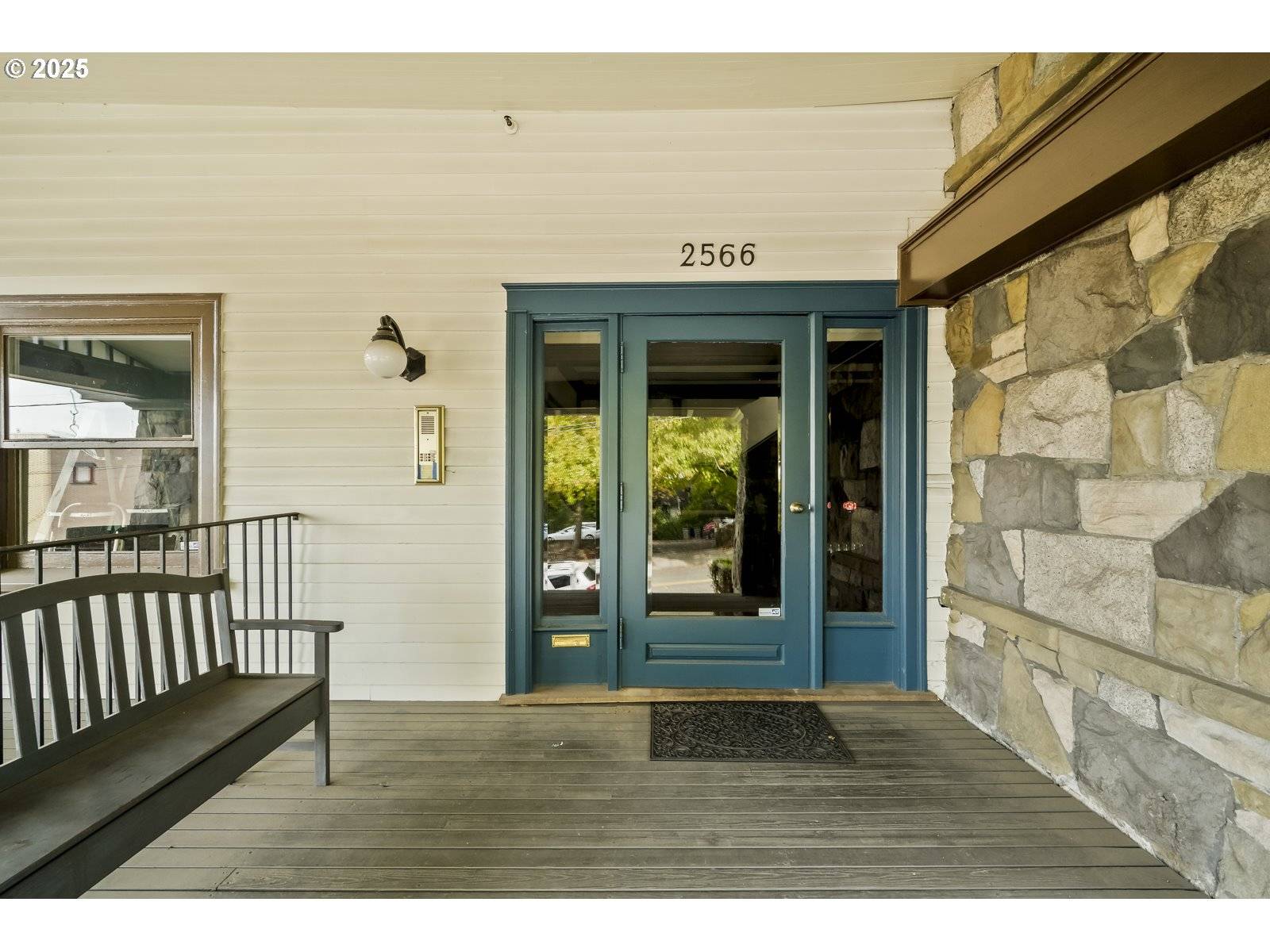 Portland, OR 97210,2566 NW LOVEJOY ST #6