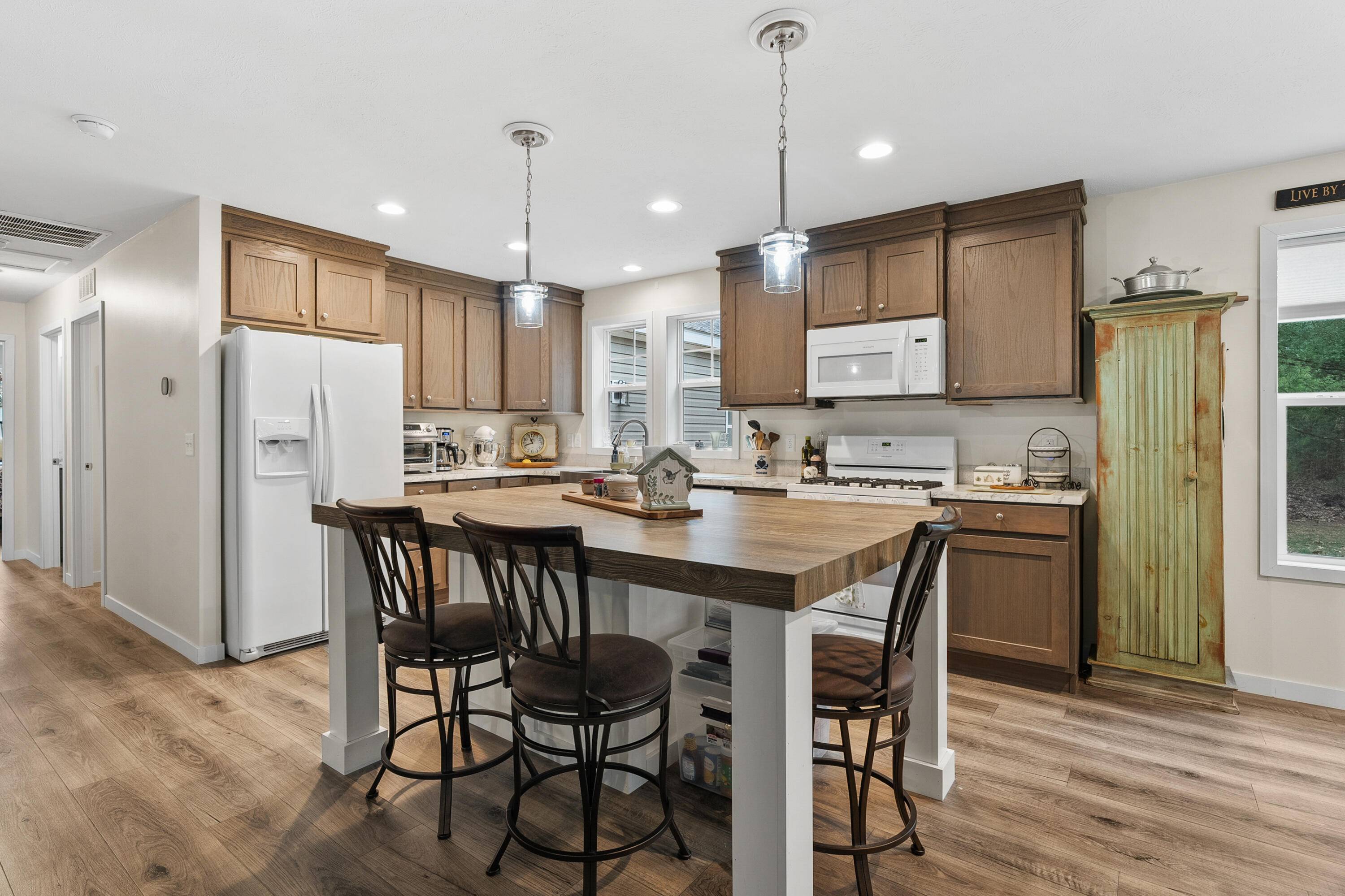 Grand Junction, MI 49056,08311 W Shore DR