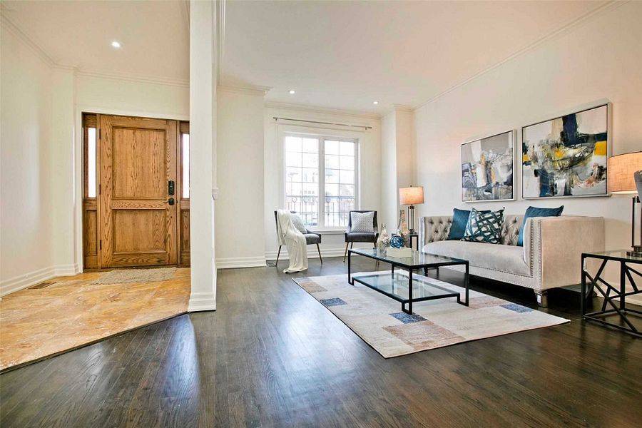 Toronto C04, ON M4N 1Y8,7 Roslin AVE