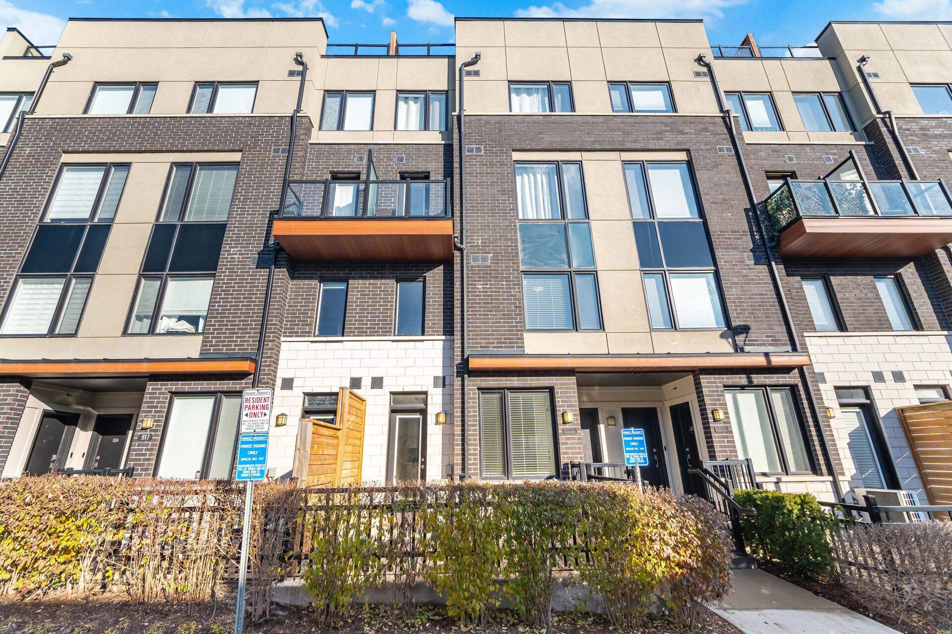 Pickering, ON L1V 0E9,1555 Kingston RD #516