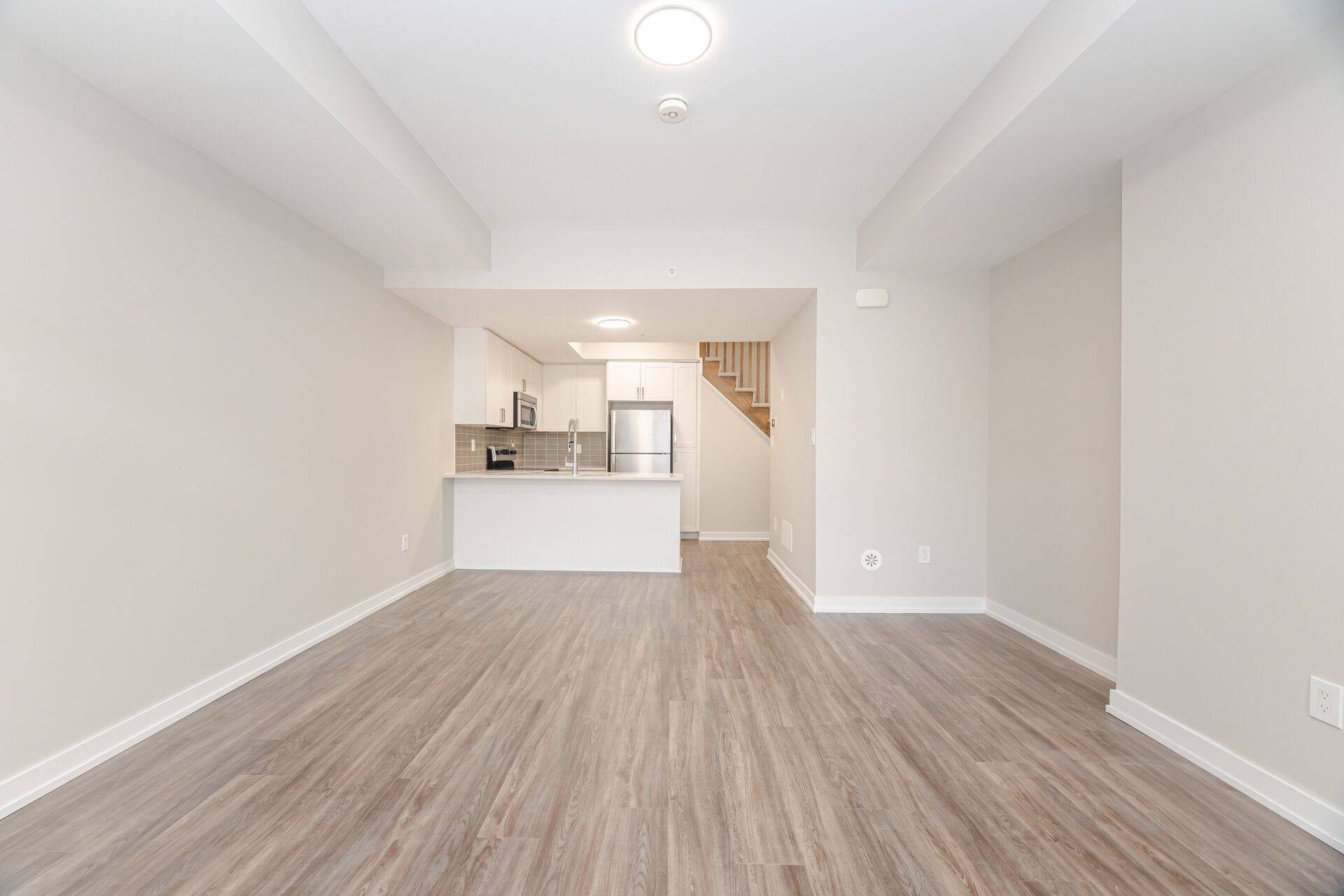 Pickering, ON L1V 0E9,1555 Kingston RD #516