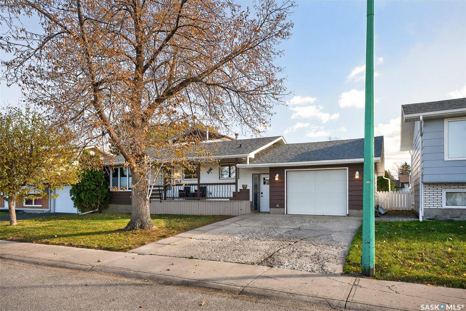 Moose Jaw, SK S6H 6V7,1305 Princess CRESCENT