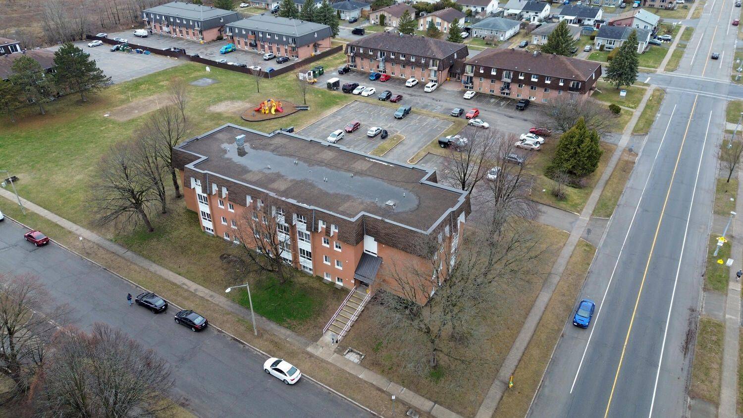 Brockville, ON K6V 6H6,810 Kyle CT #102