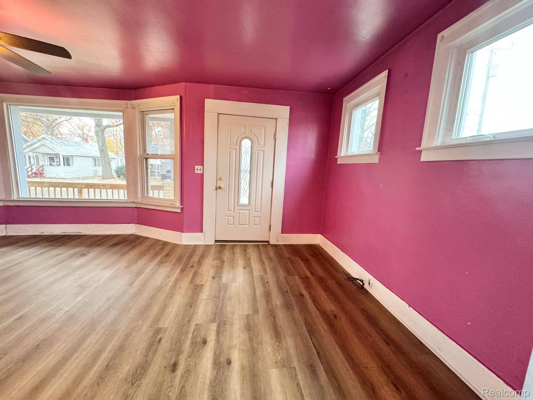 Fenton, MI 48220,207 Farmdale ST